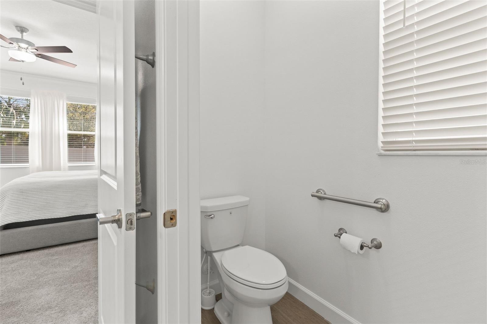 Image 31 of 61 For 17418 Holly Well Avenue