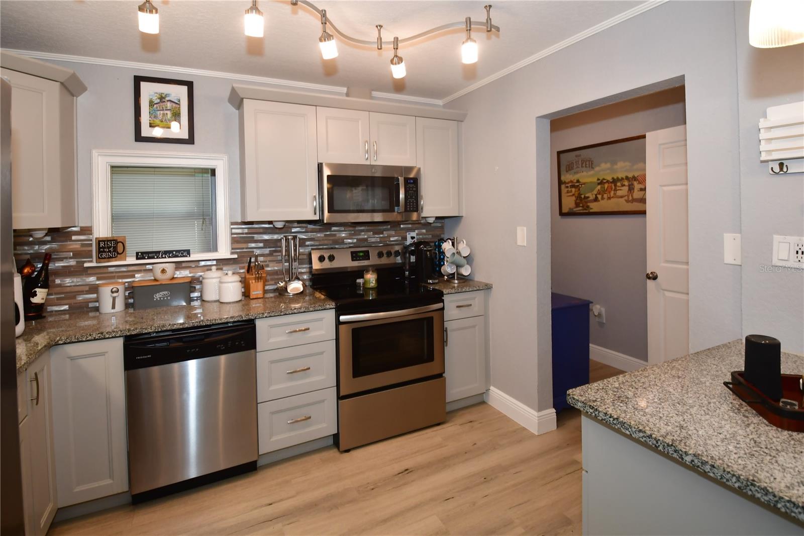 Image 9 of 30 For 5628 2nd Avenue N