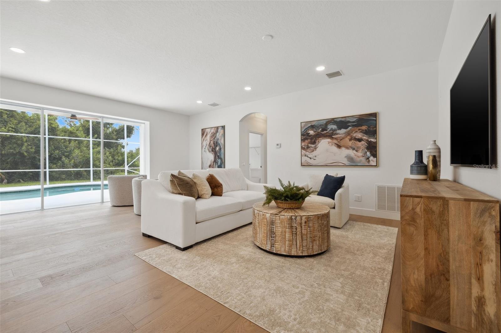 Image 15 of 73 For 21108 Bircholm Court