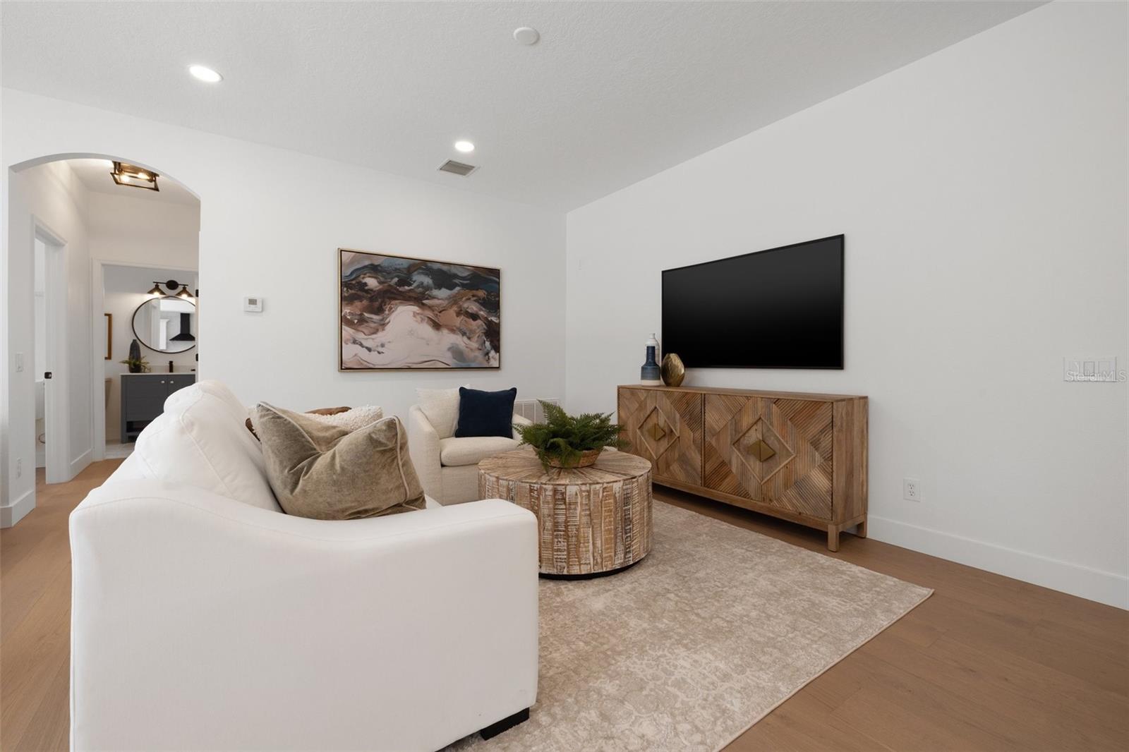 Image 16 of 73 For 21108 Bircholm Court