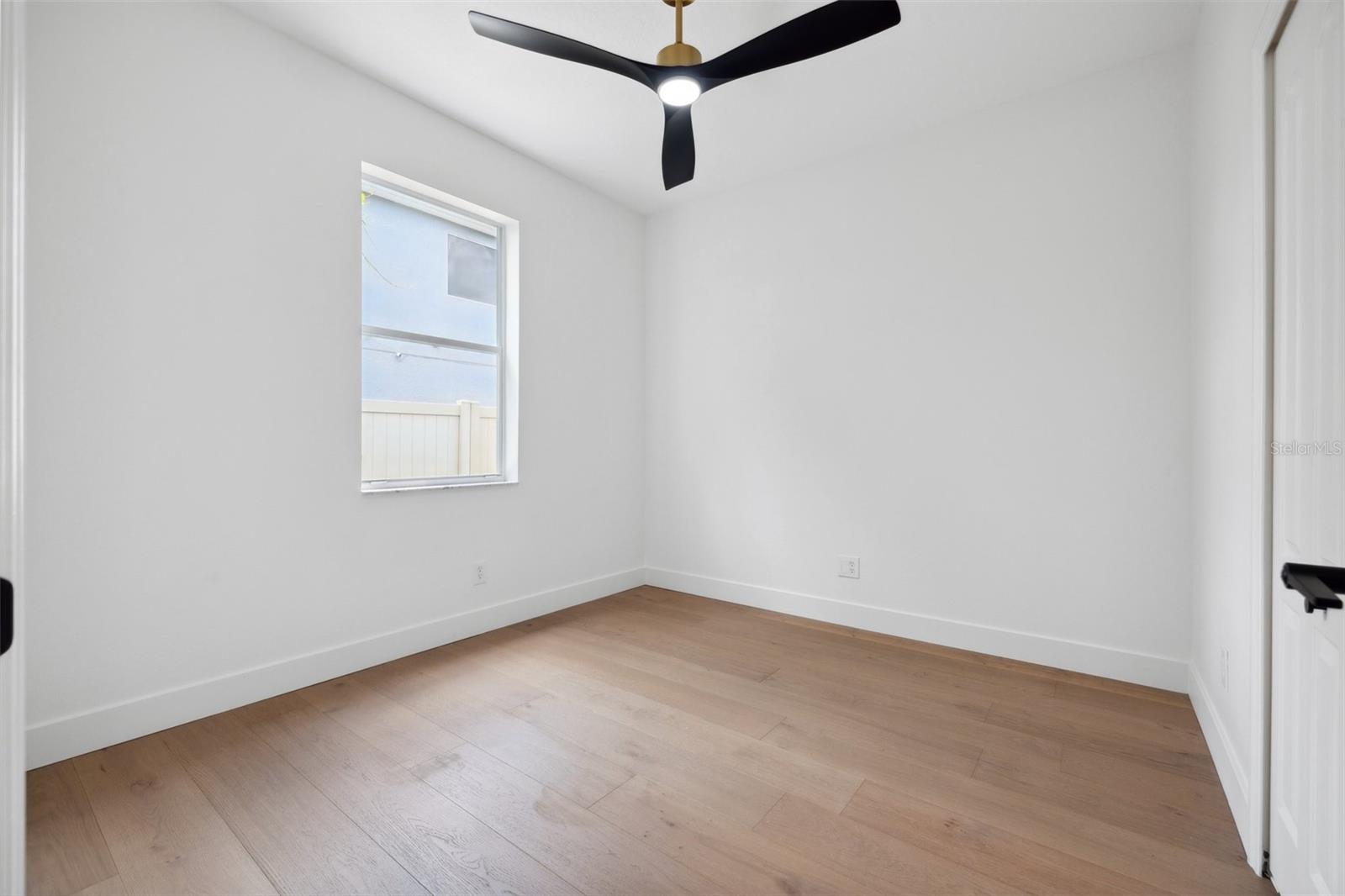 Image 33 of 73 For 21108 Bircholm Court