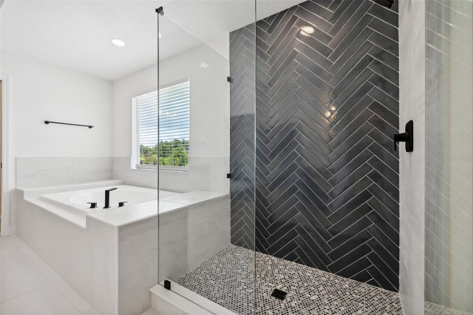 Image 43 of 73 For 21108 Bircholm Court