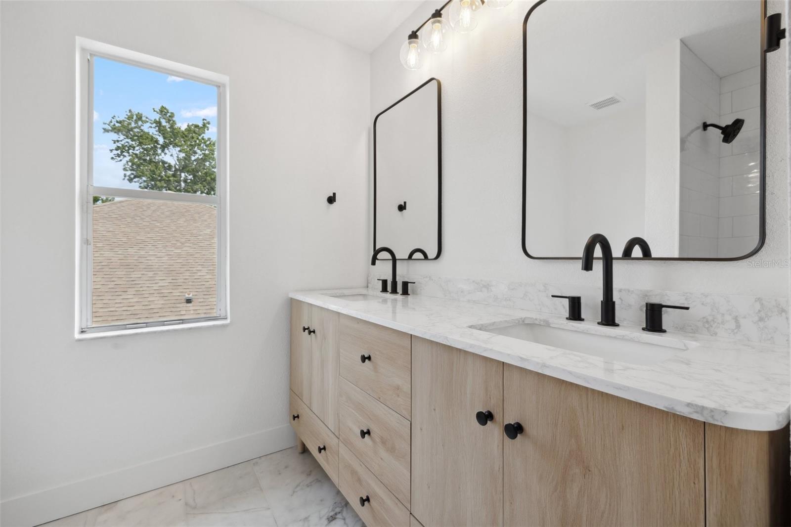 Image 48 of 73 For 21108 Bircholm Court