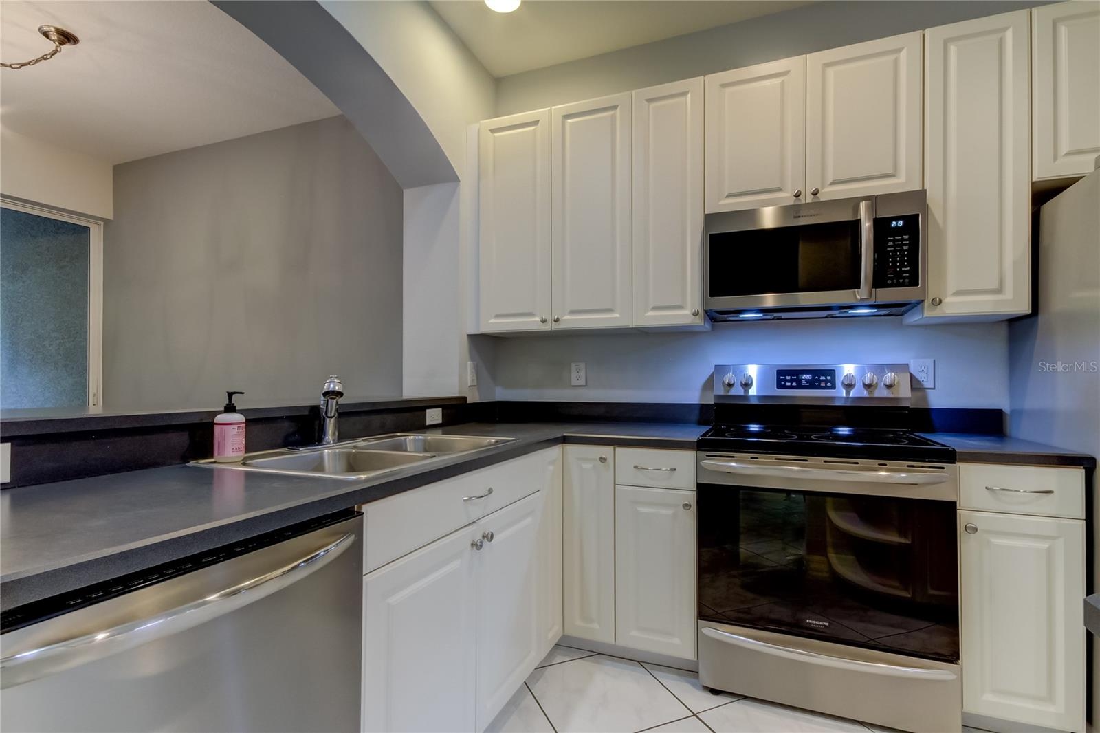 Image 6 of 56 For 14059 Waterville Circle