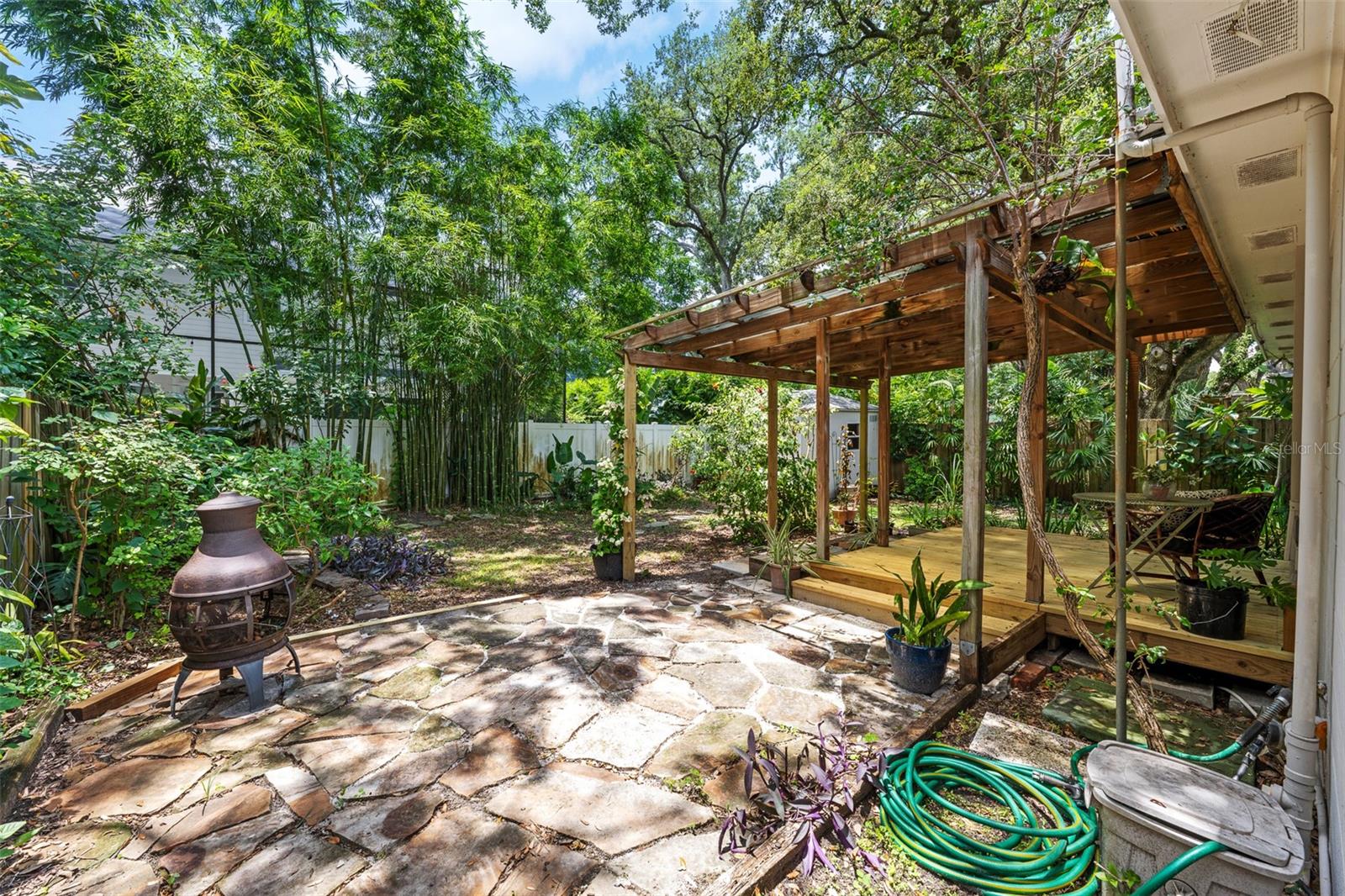 Listing photo id 20 for 3312 Carrington Street