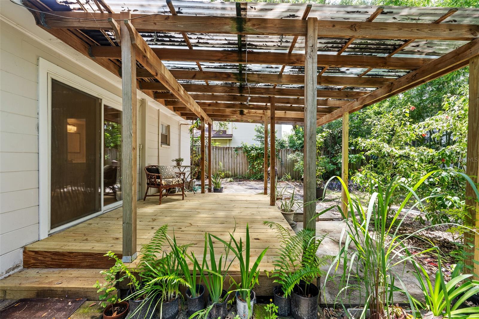 Listing photo id 24 for 3312 Carrington Street