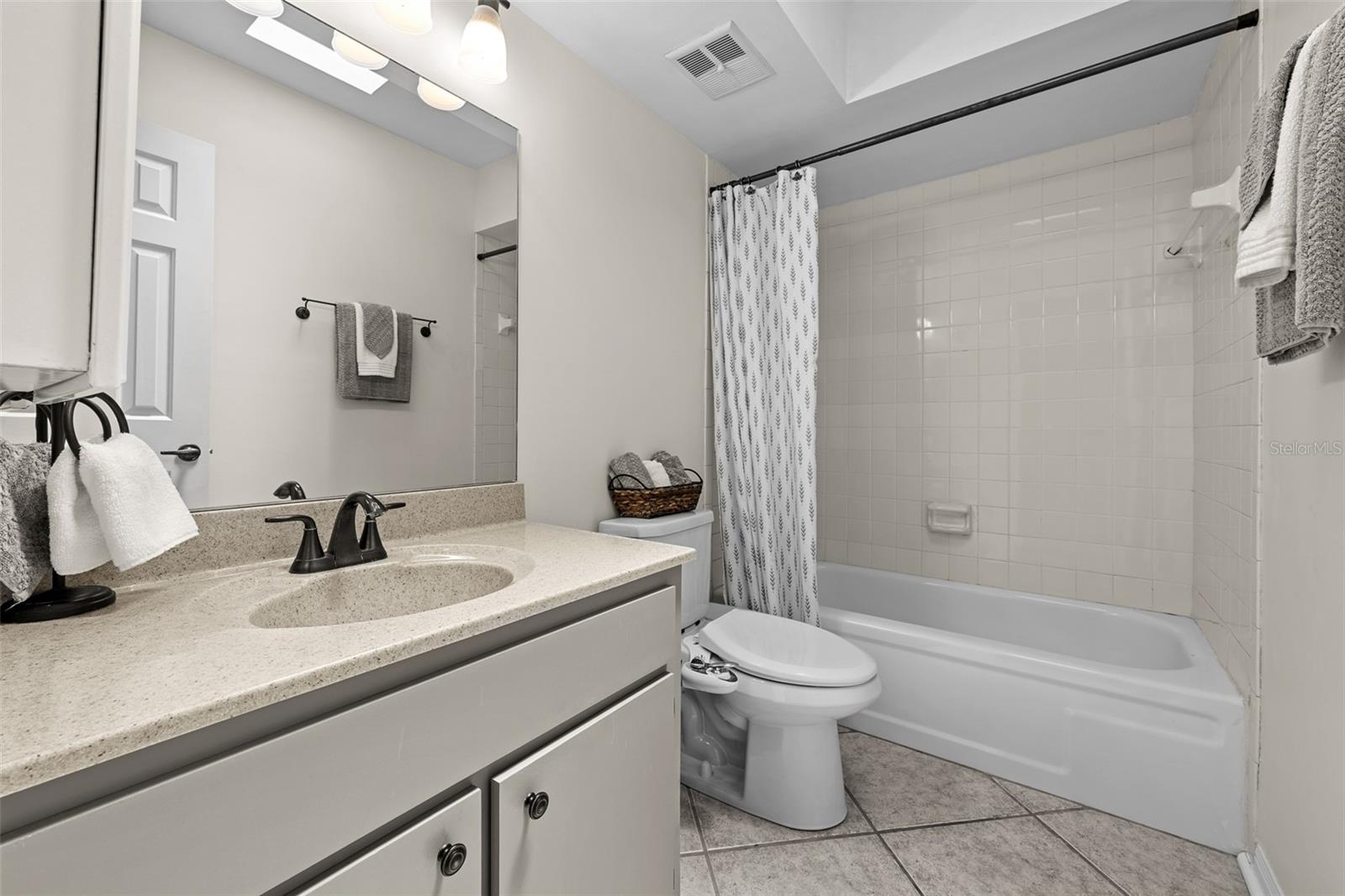 Listing photo id 31 for 3312 Carrington Street