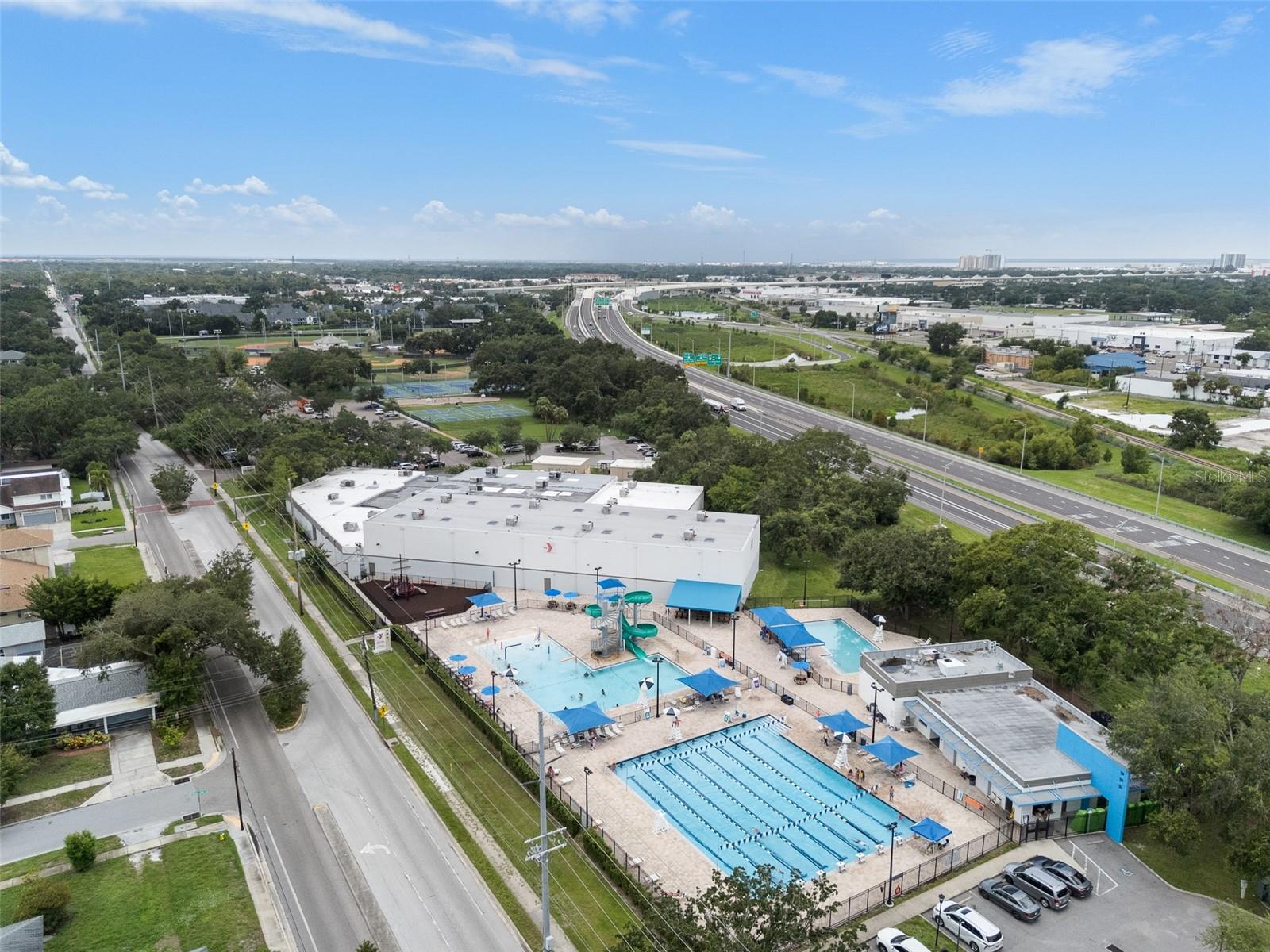Listing photo id 36 for 3312 Carrington Street