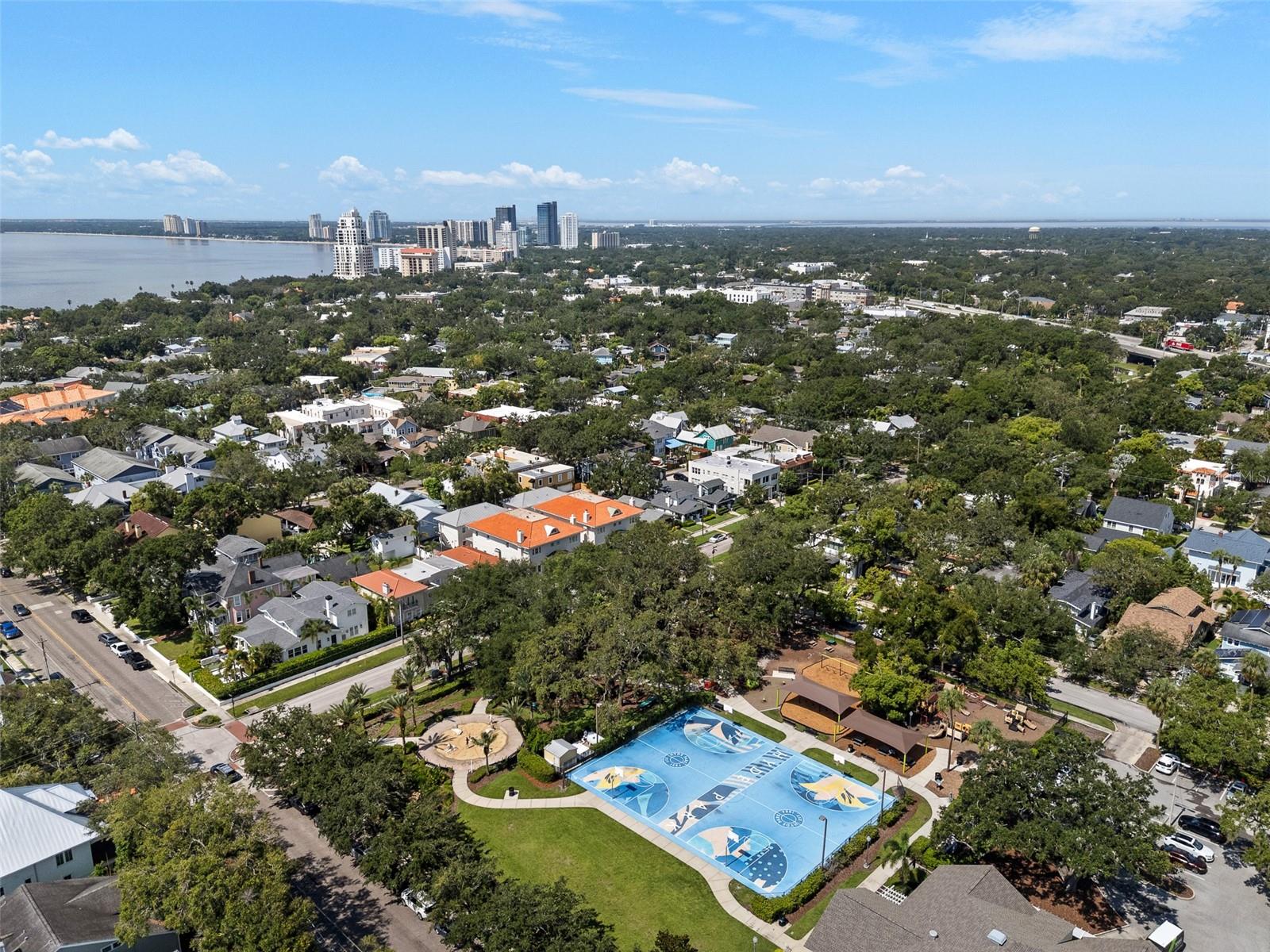 Listing photo id 40 for 3312 Carrington Street