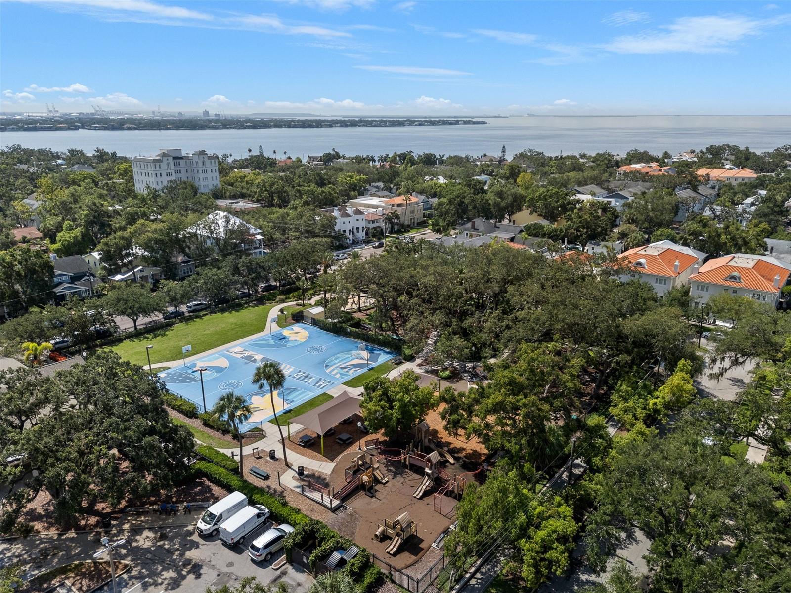 Listing photo id 41 for 3312 Carrington Street