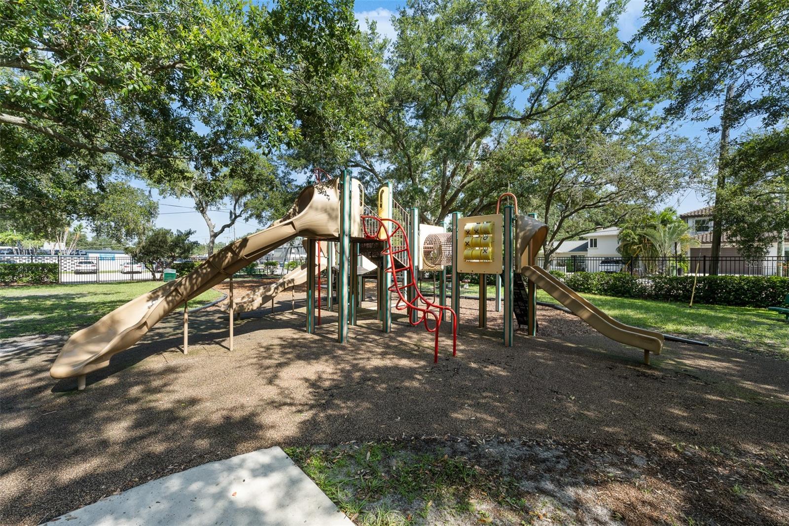Listing photo id 43 for 3312 Carrington Street
