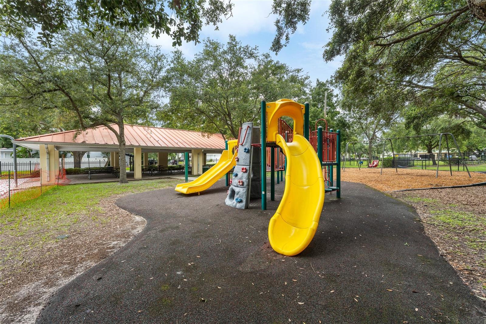 Listing photo id 50 for 3312 Carrington Street