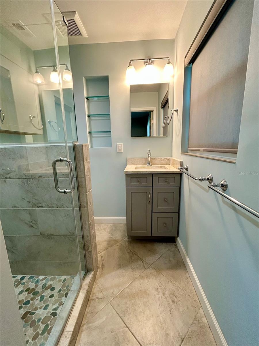Image 12 of 24 For 6876 17th Street N