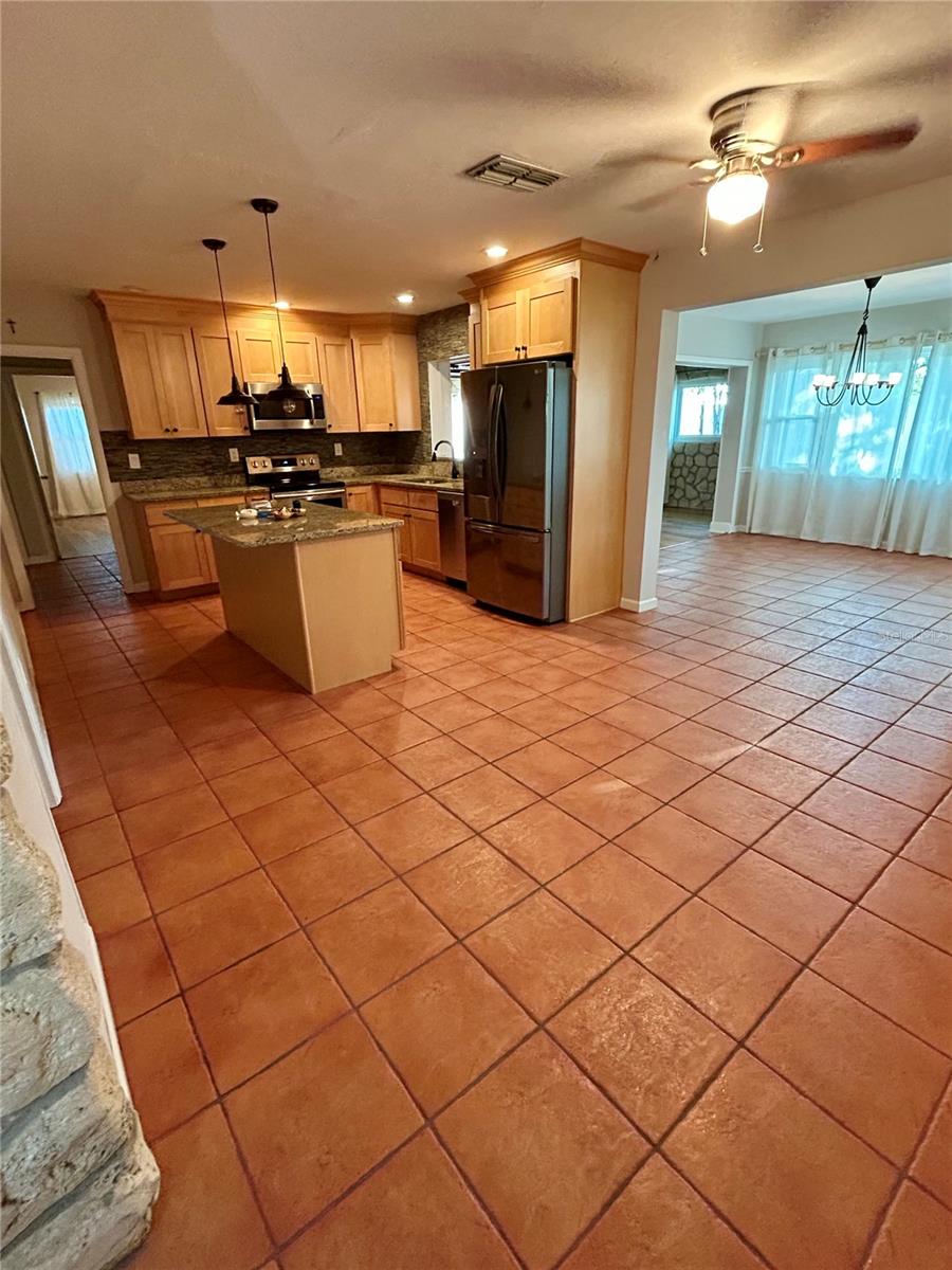 Image 3 of 24 For 6876 17th Street N