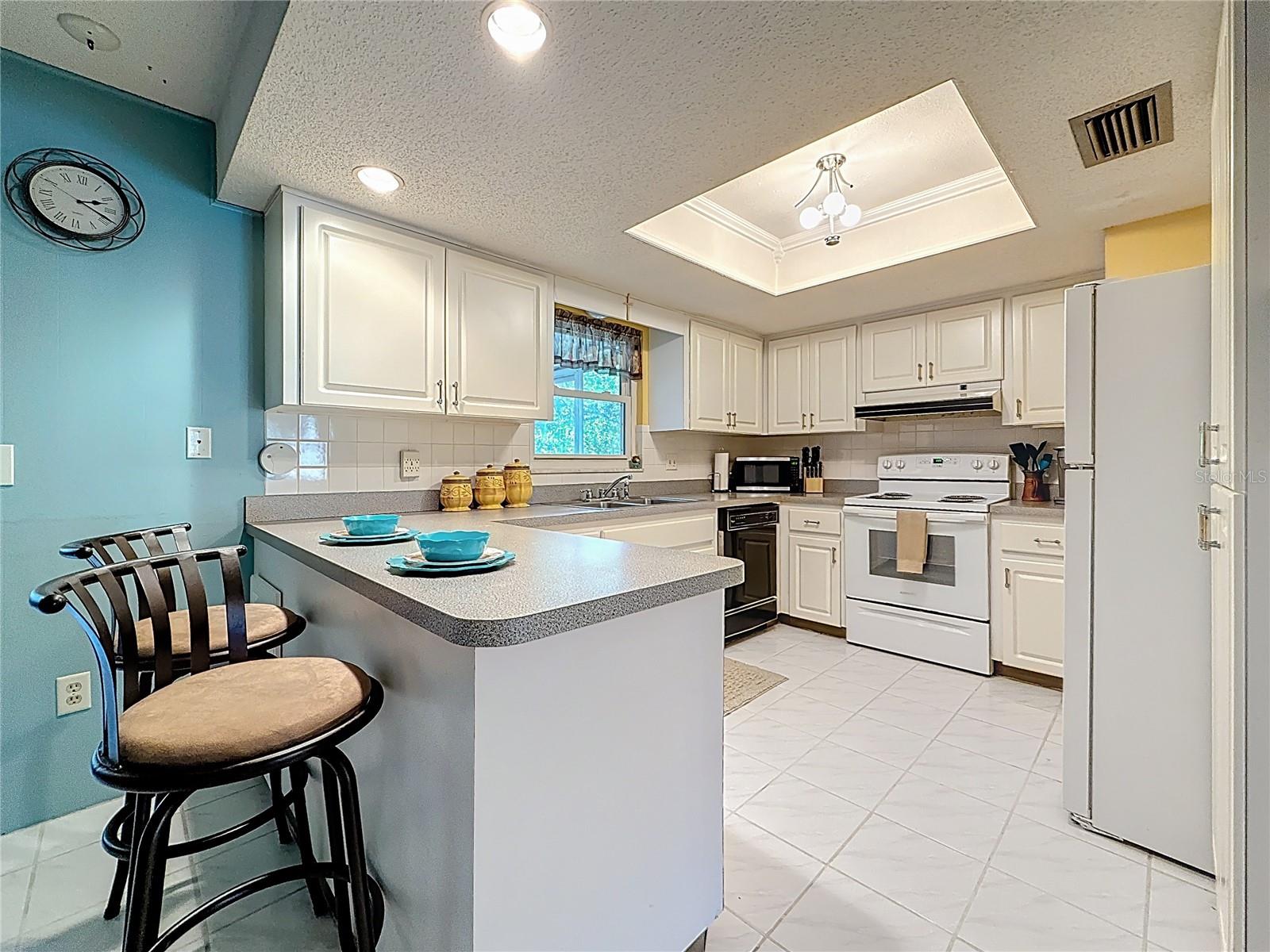 Listing photo id 10 for 1102 Cara Drive