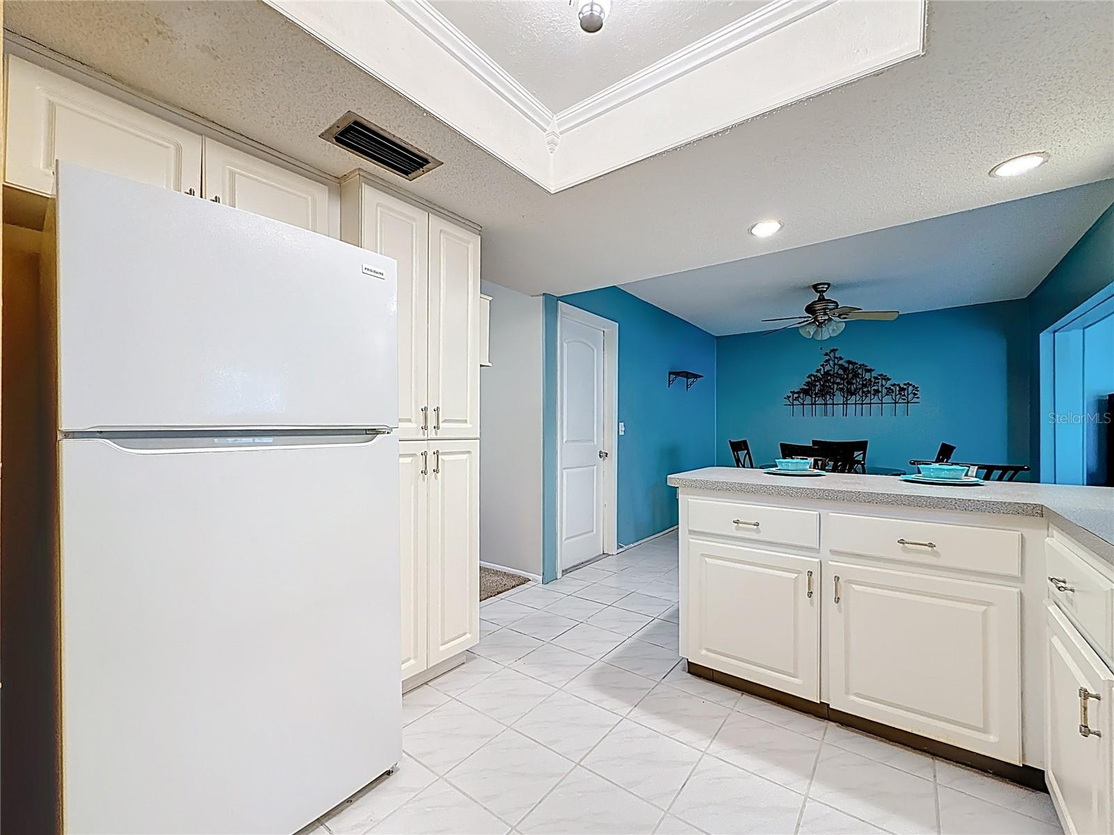 Listing photo id 15 for 1102 Cara Drive