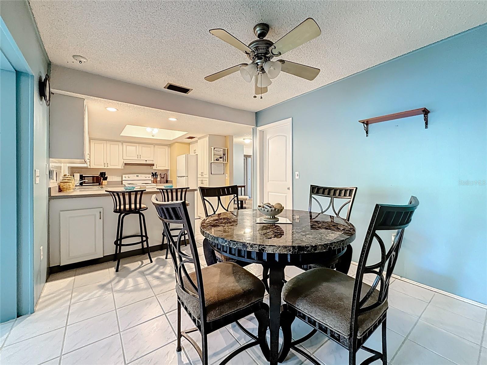 Listing photo id 19 for 1102 Cara Drive