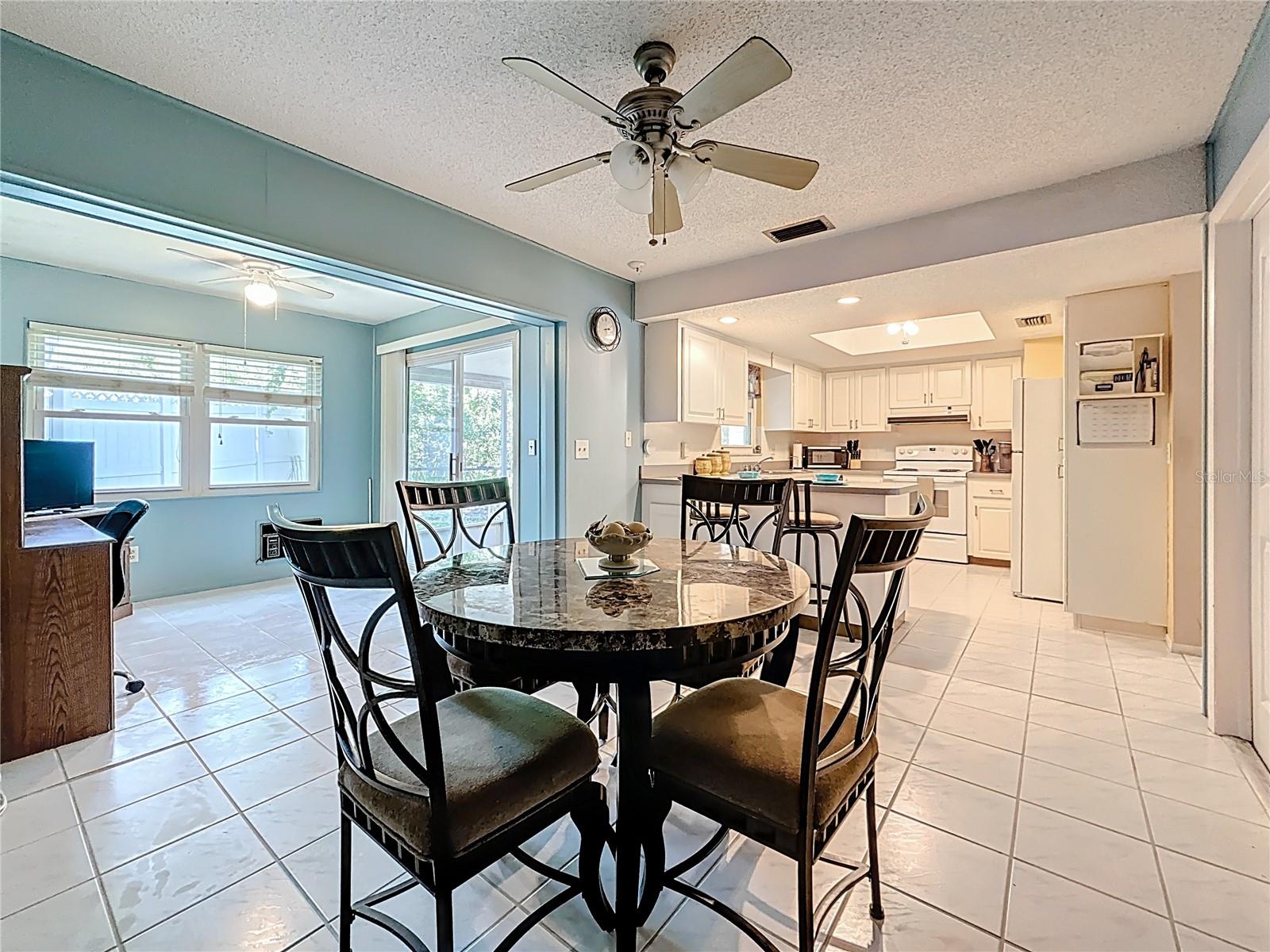 Listing photo id 20 for 1102 Cara Drive