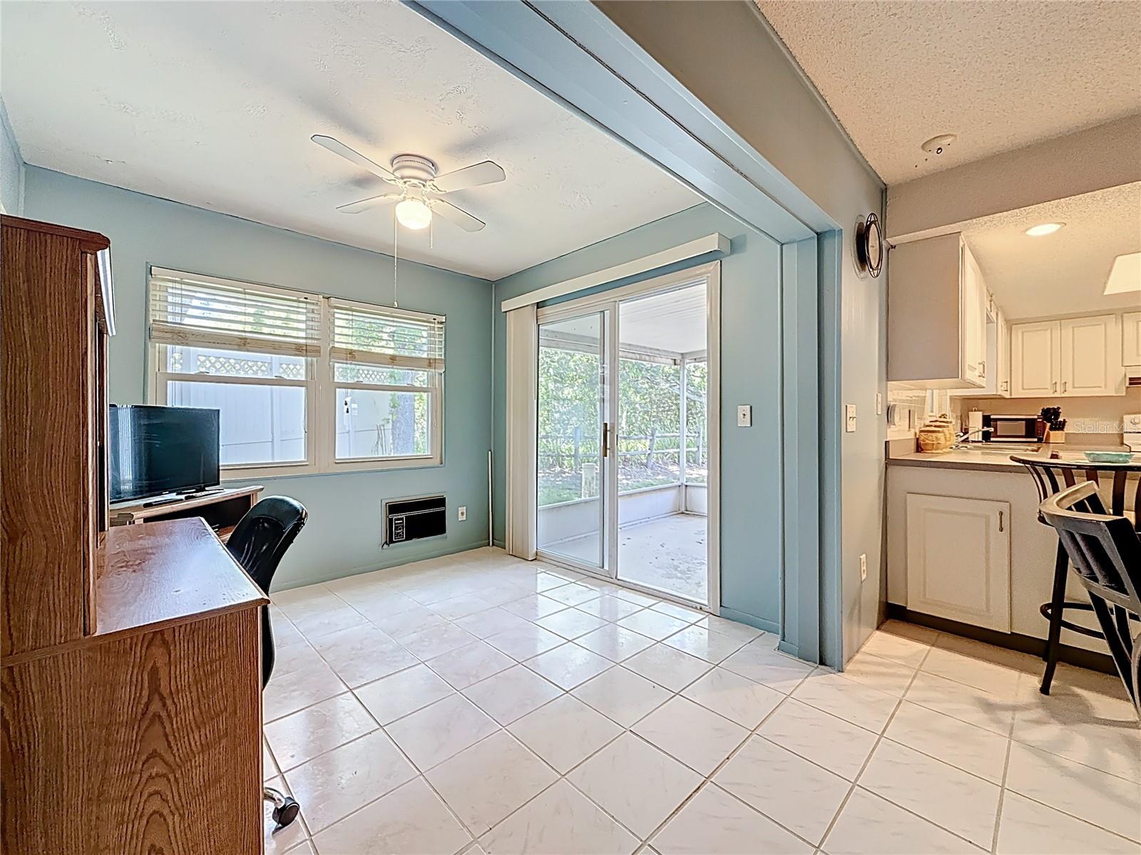Listing photo id 21 for 1102 Cara Drive