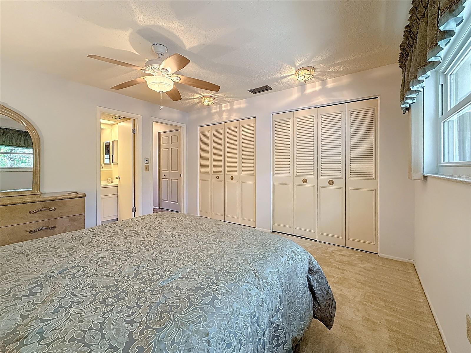 Listing photo id 27 for 1102 Cara Drive