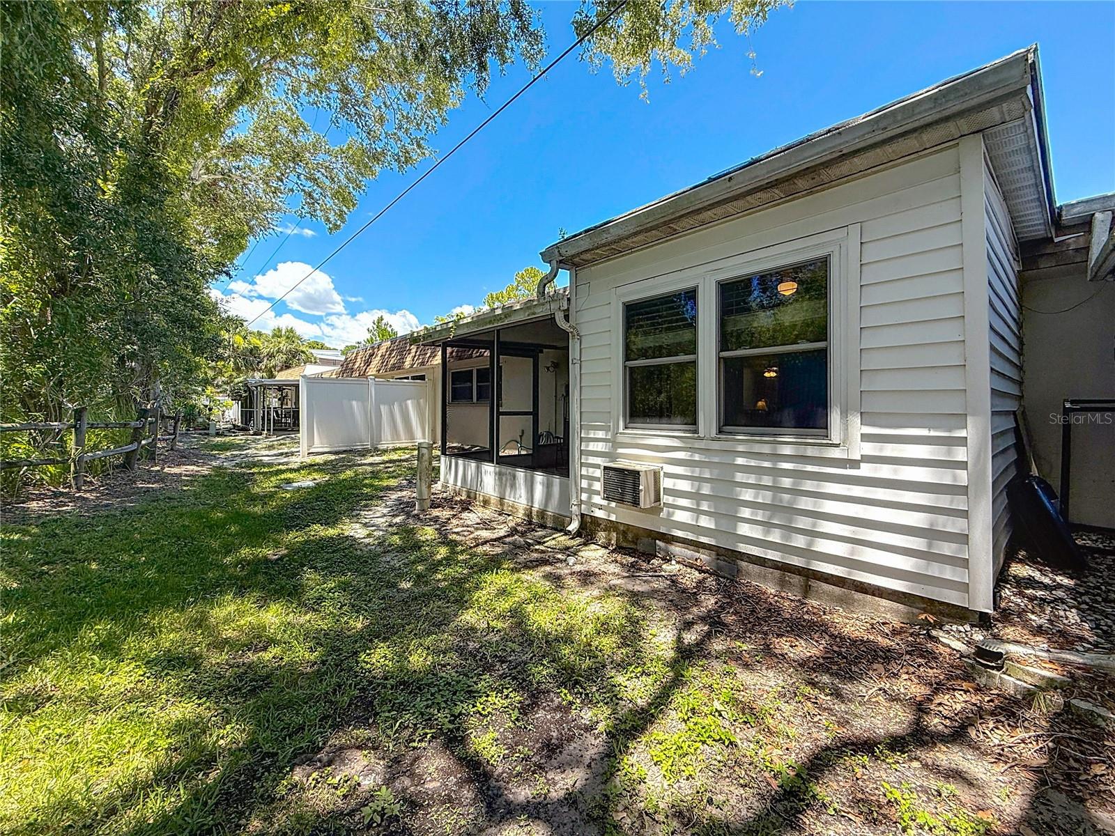 Listing photo id 46 for 1102 Cara Drive