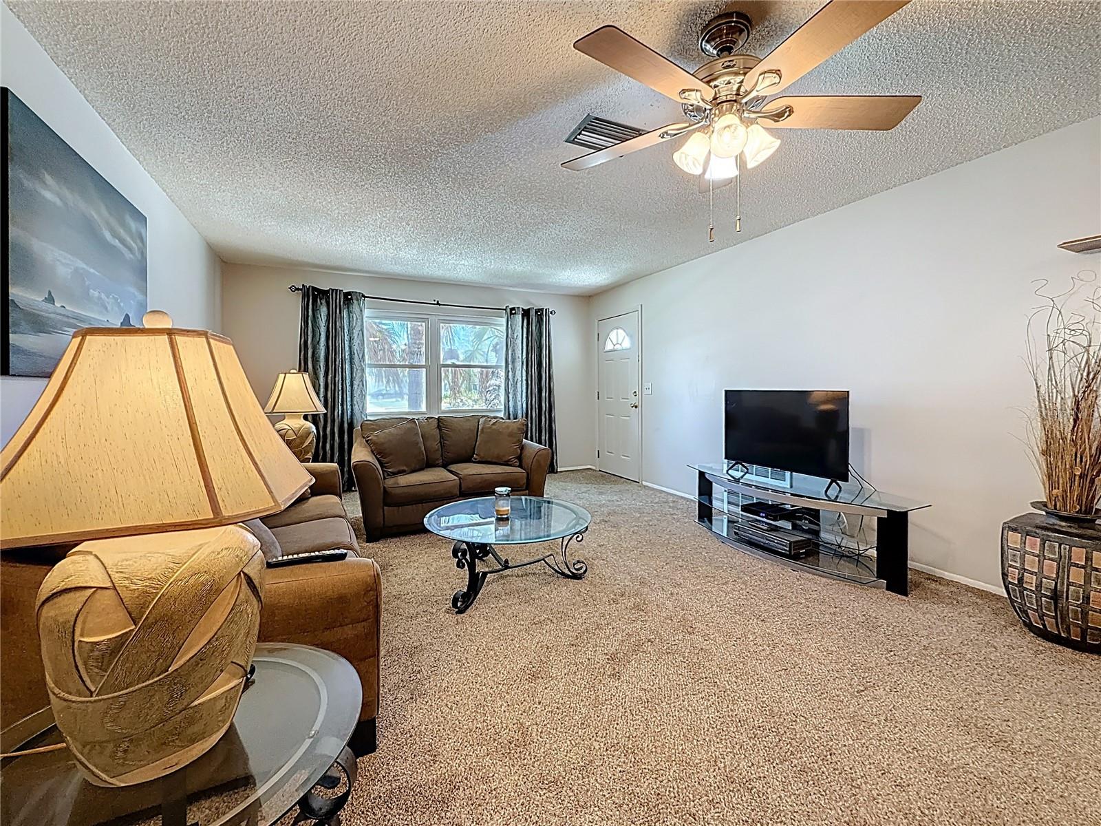 Listing photo id 6 for 1102 Cara Drive