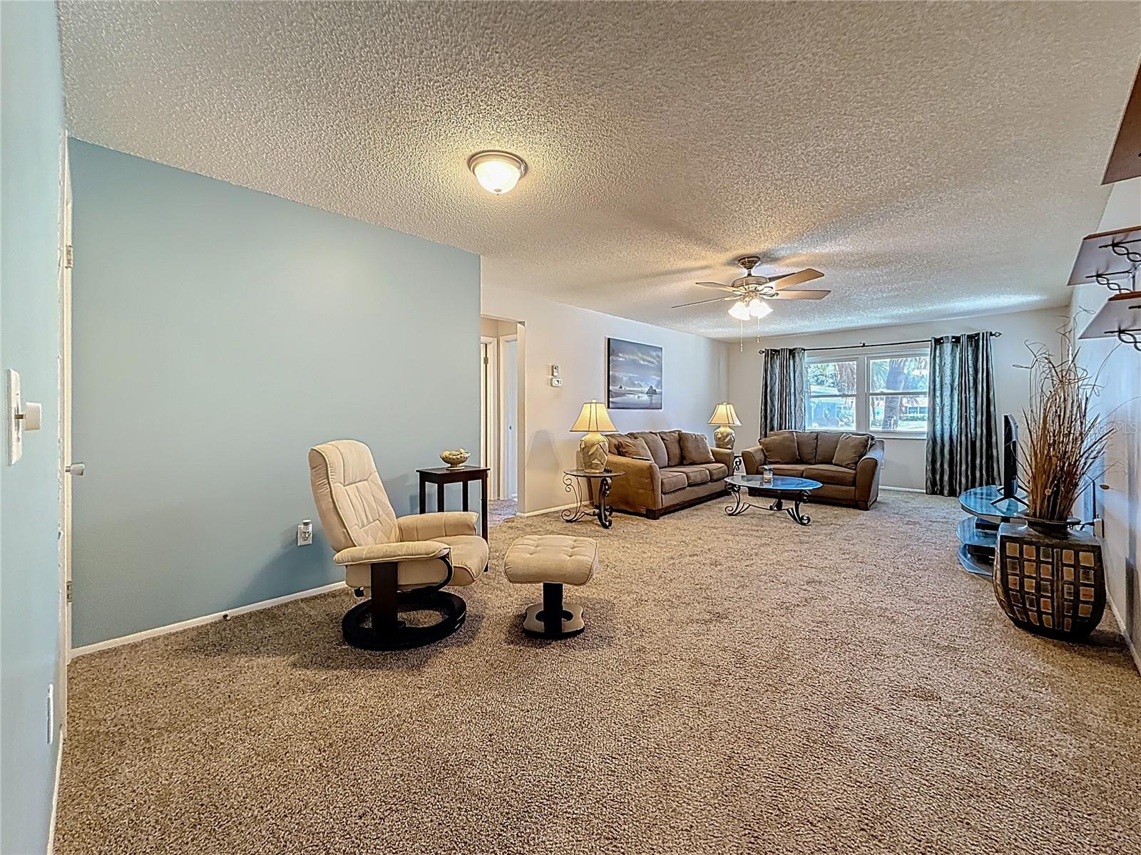 Listing photo id 7 for 1102 Cara Drive