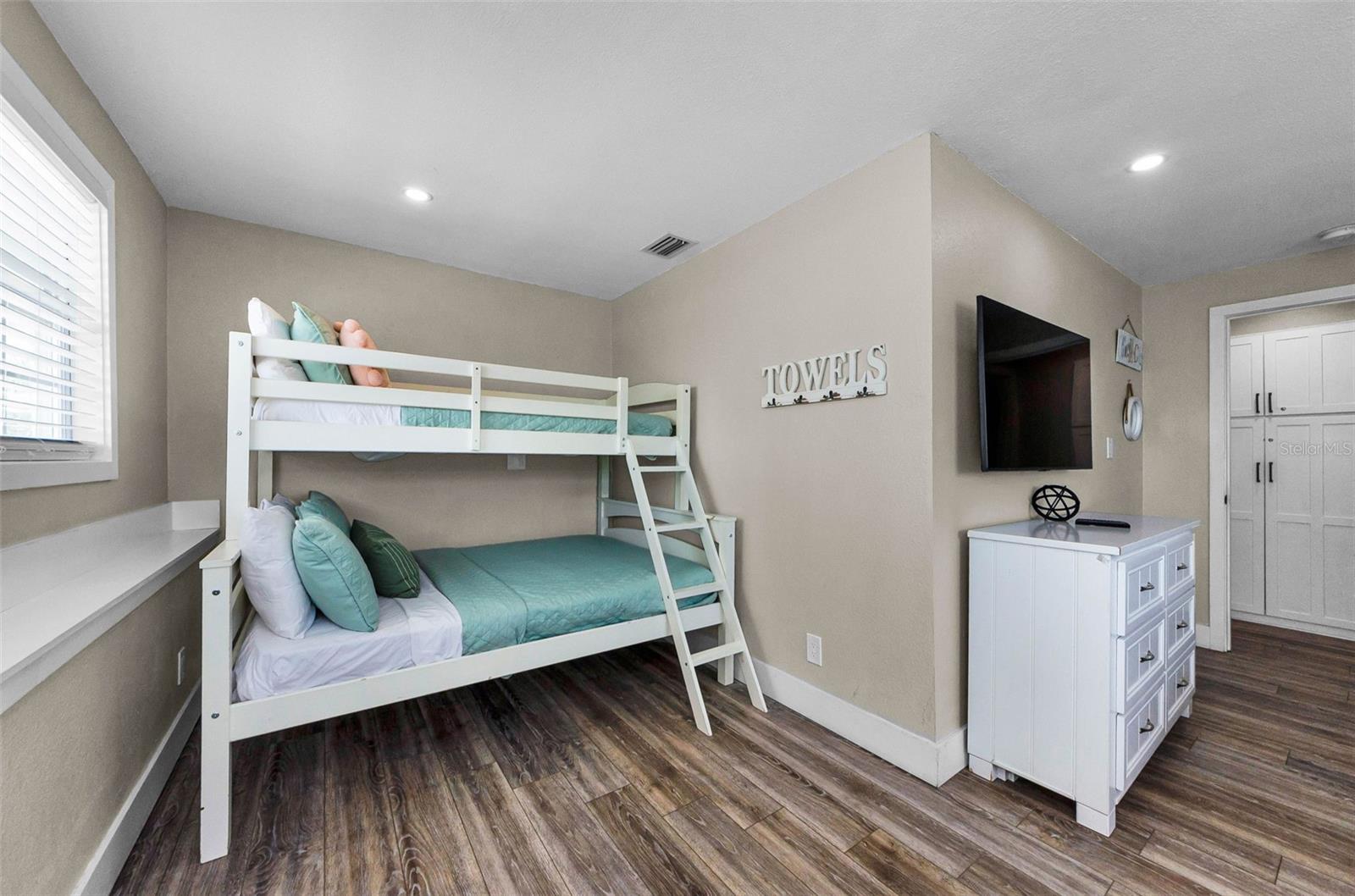 Image 36 of 60 For 19111 Whispering Pines Drive