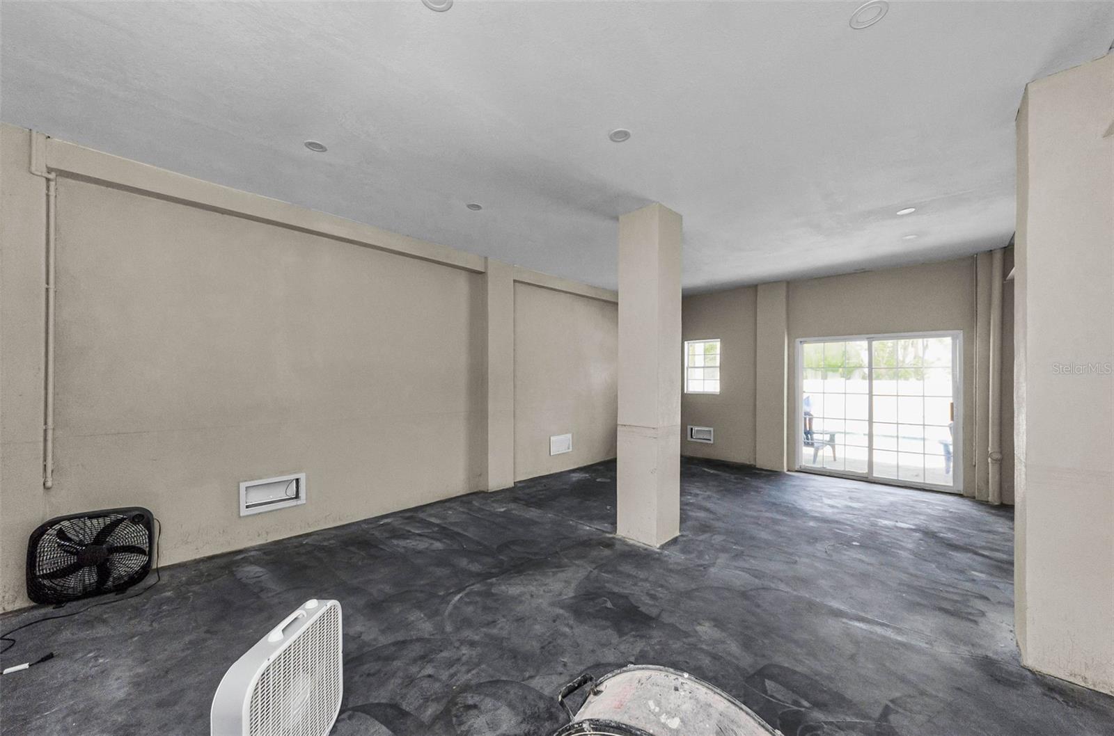 Image 43 of 60 For 19111 Whispering Pines Drive