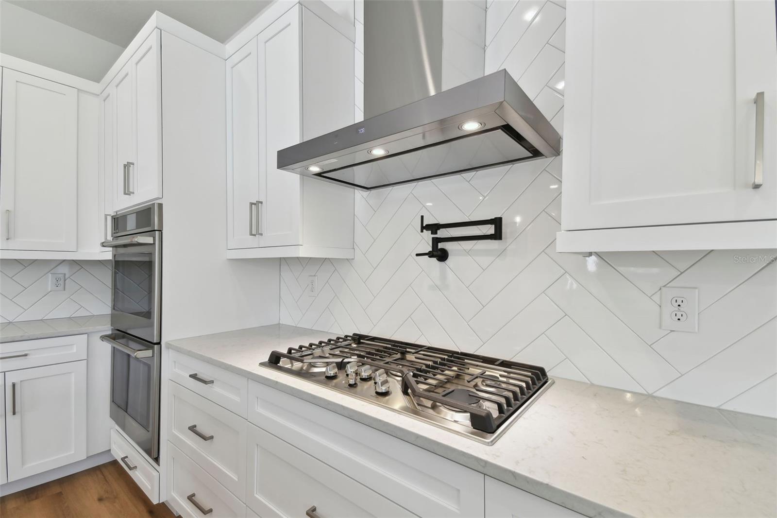 Image 11 of 19 For 905 Willow Avenue