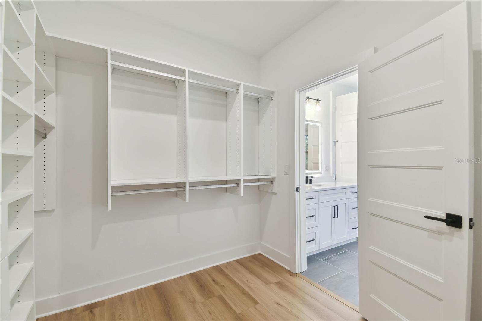 Image 16 of 19 For 905 Willow Avenue
