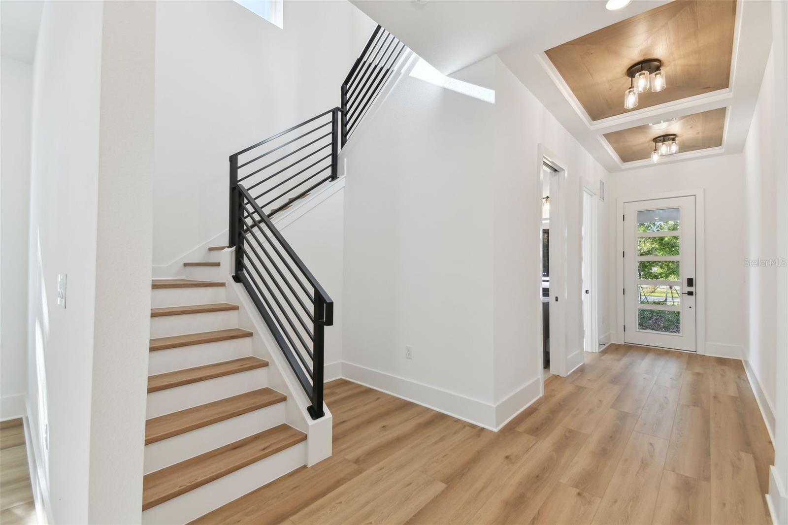Image 7 of 19 For 905 Willow Avenue
