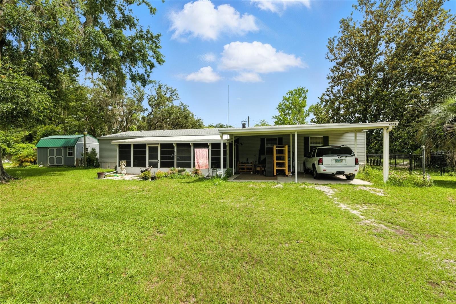 Listing photo id 21 for 4537 Thornton Drive