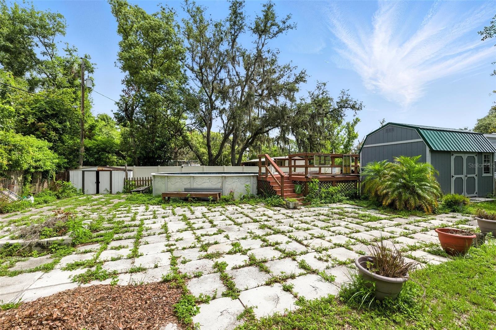 Listing photo id 25 for 4537 Thornton Drive