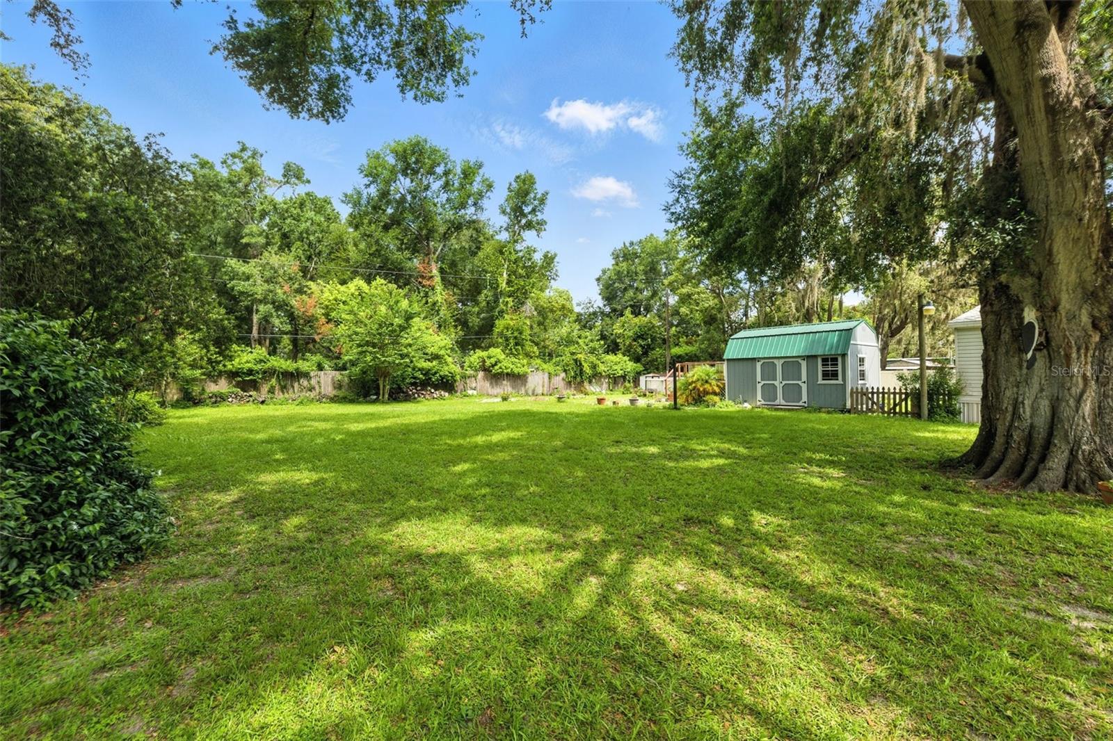 Listing photo id 26 for 4537 Thornton Drive