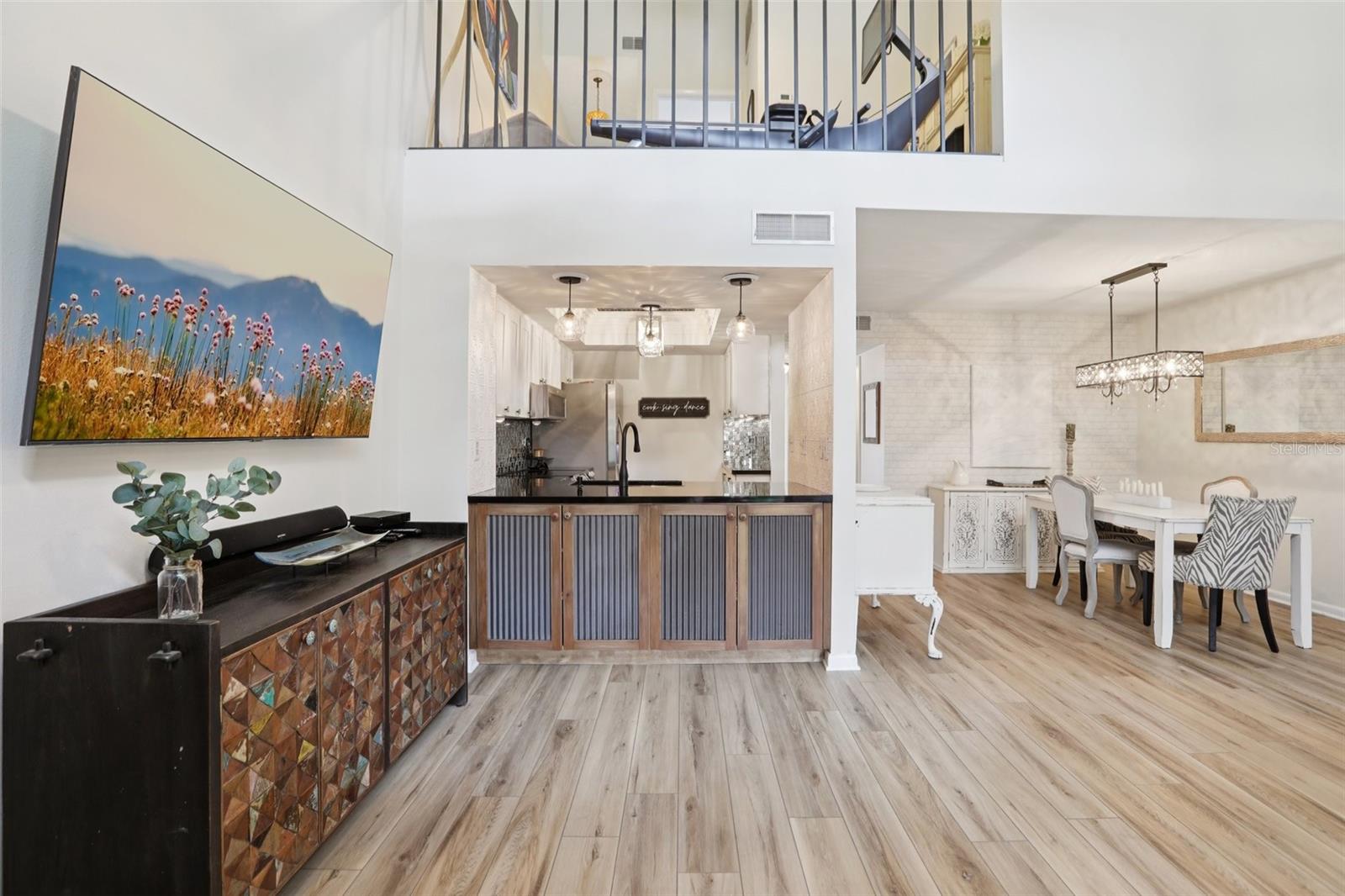 Listing photo id 3 for 1830 Cypress Trace Drive
