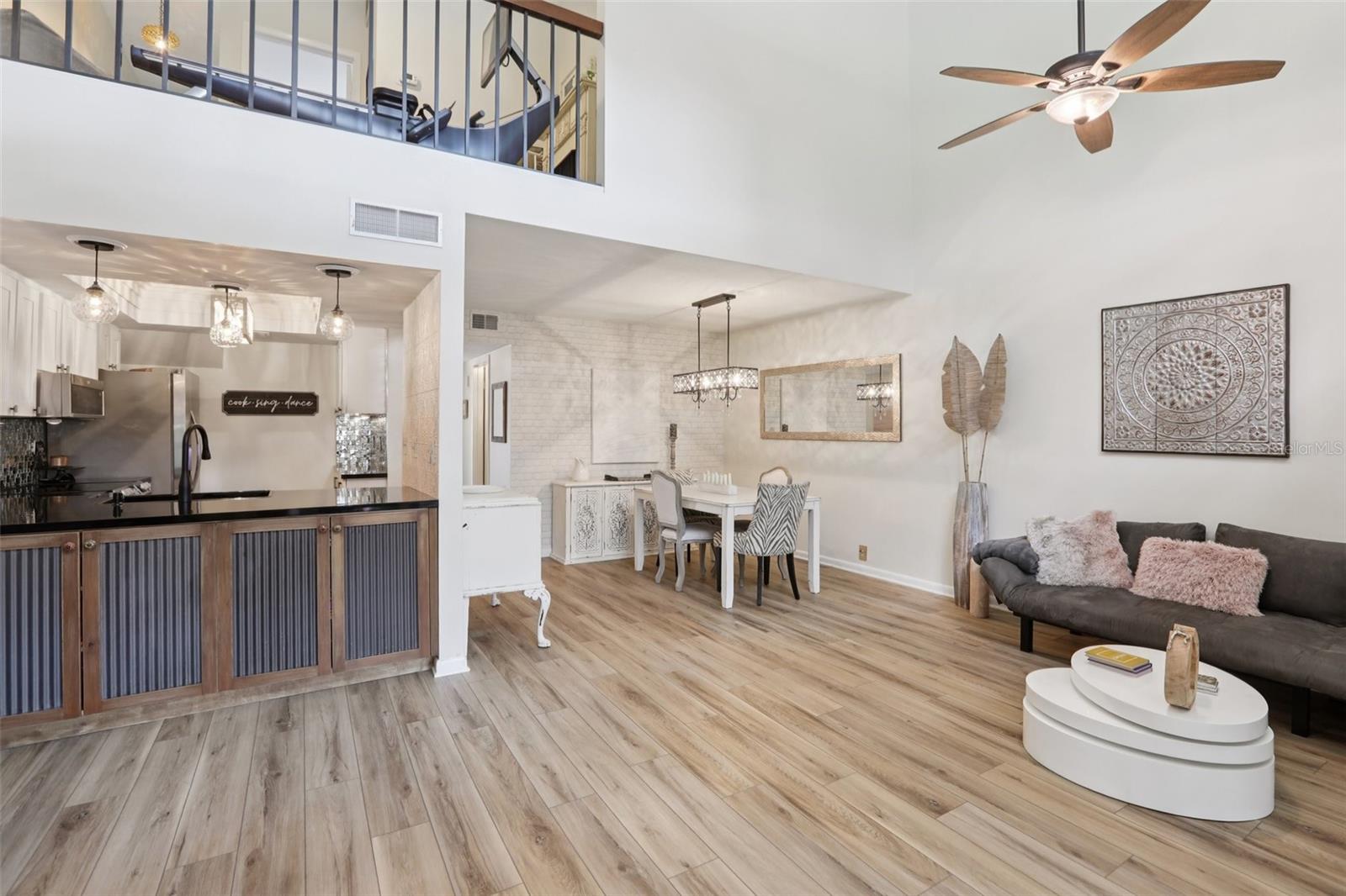 Listing photo id 4 for 1830 Cypress Trace Drive