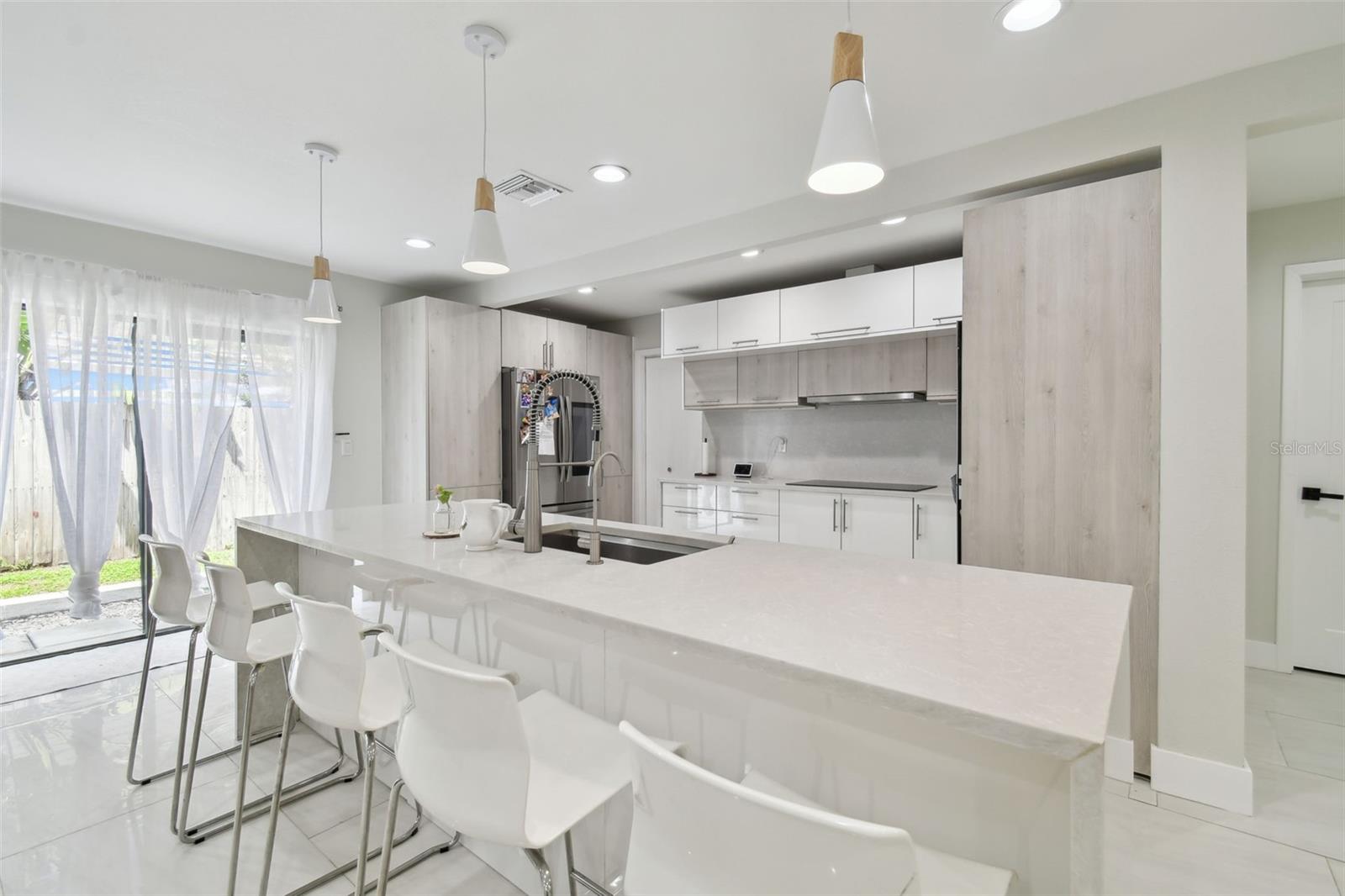Image 13 of 72 For 15722 Gardenside Lane