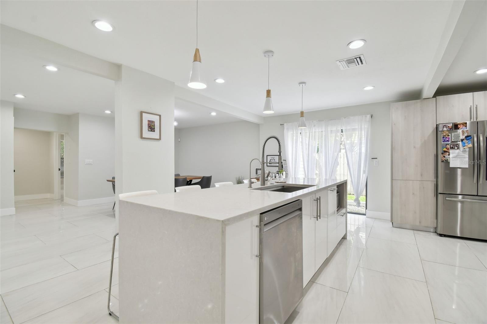 Image 14 of 72 For 15722 Gardenside Lane