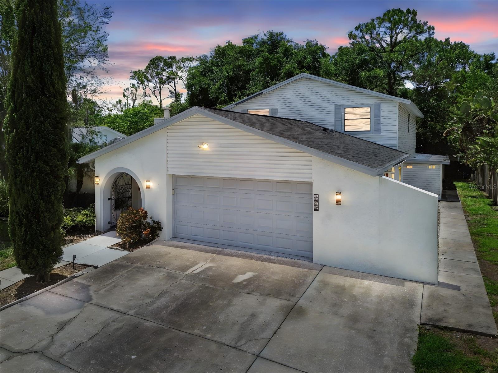 Image 2 of 72 For 15722 Gardenside Lane