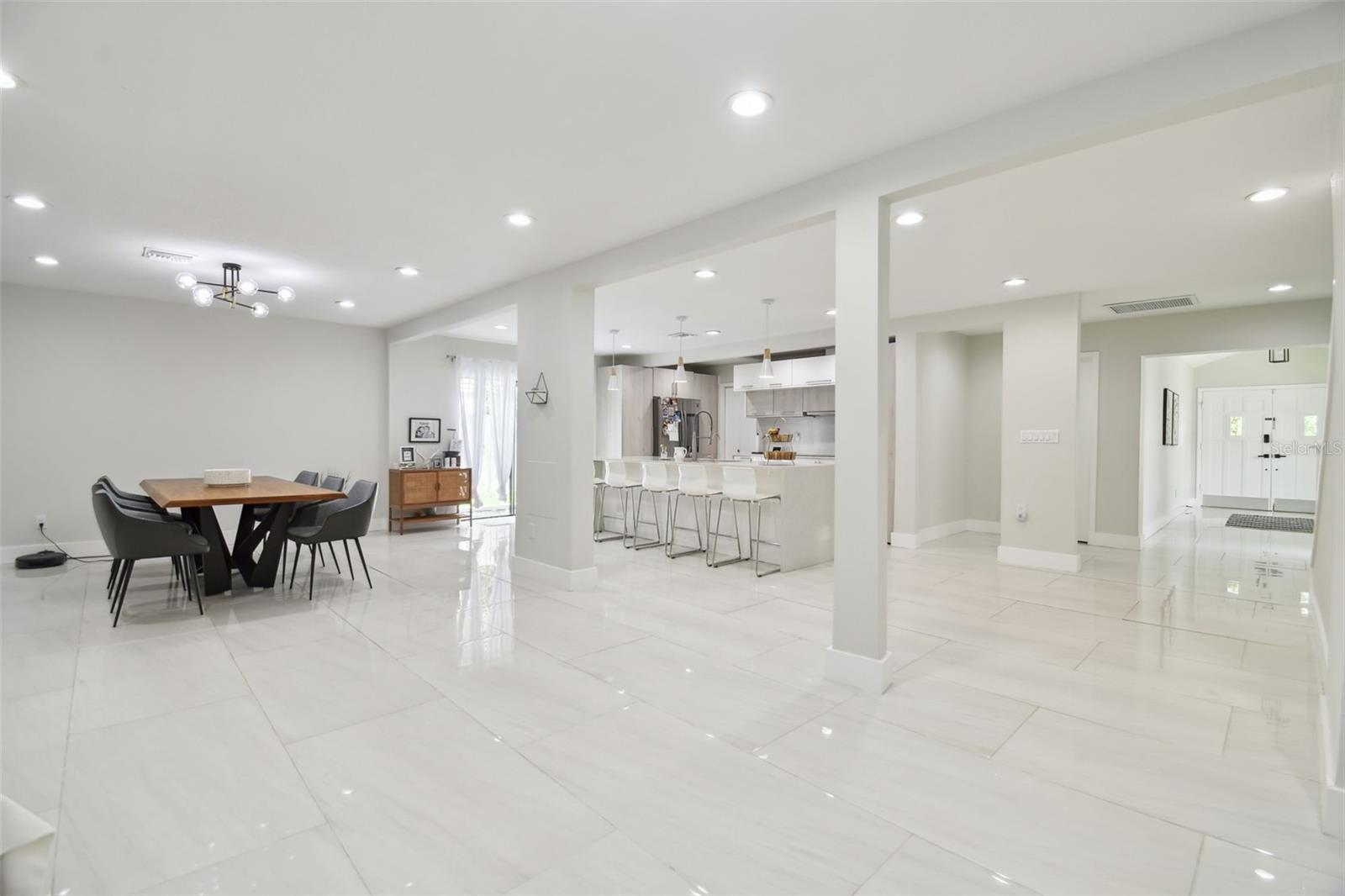 Image 20 of 72 For 15722 Gardenside Lane