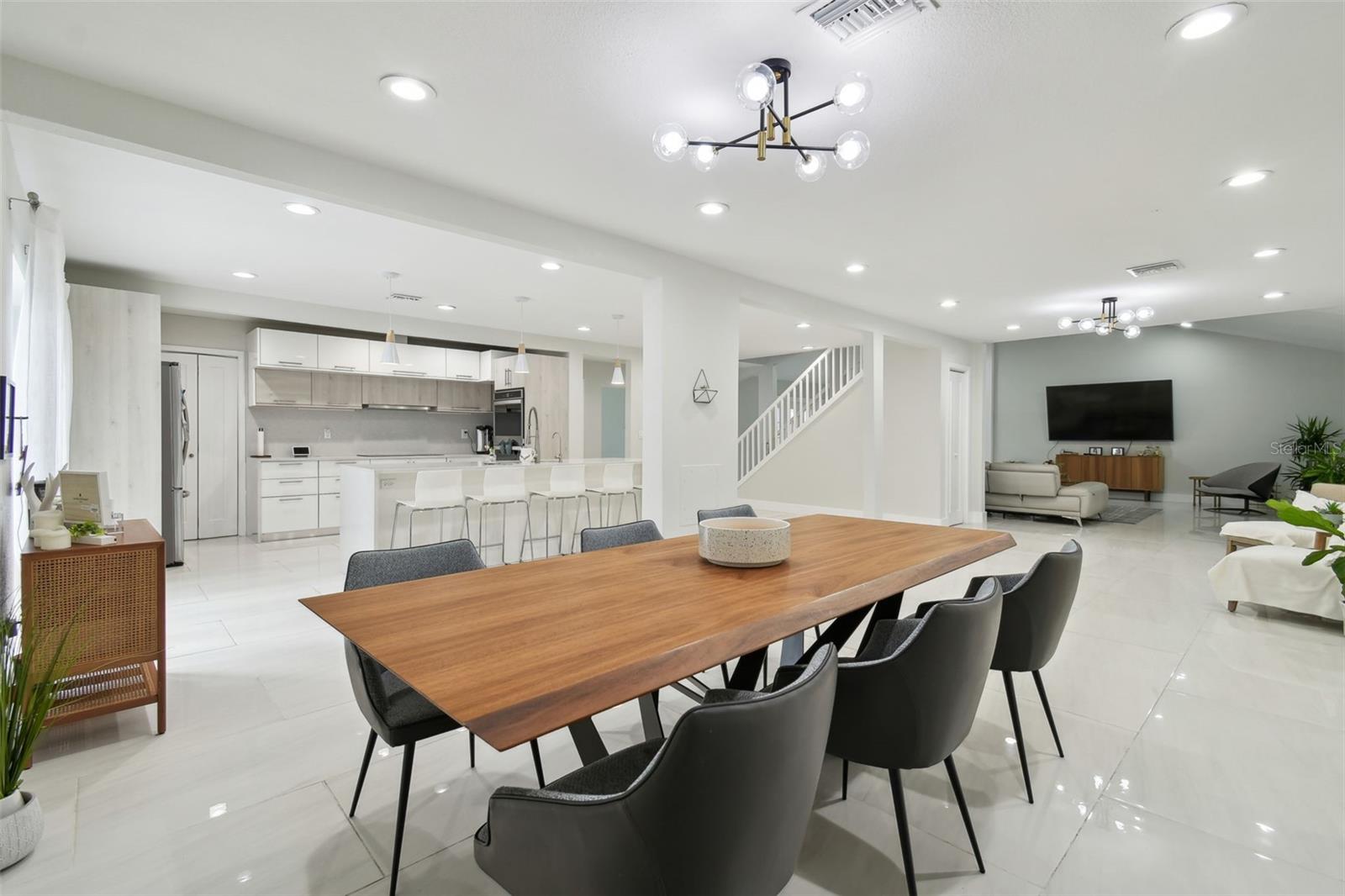Image 21 of 72 For 15722 Gardenside Lane