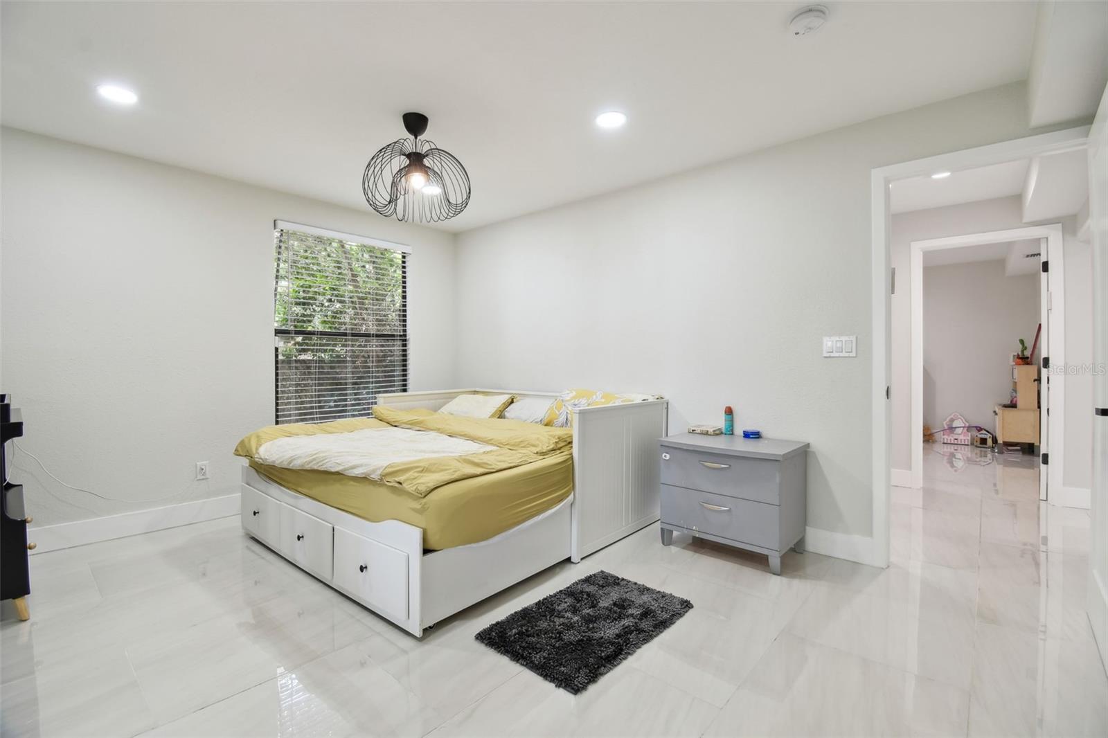 Image 31 of 72 For 15722 Gardenside Lane