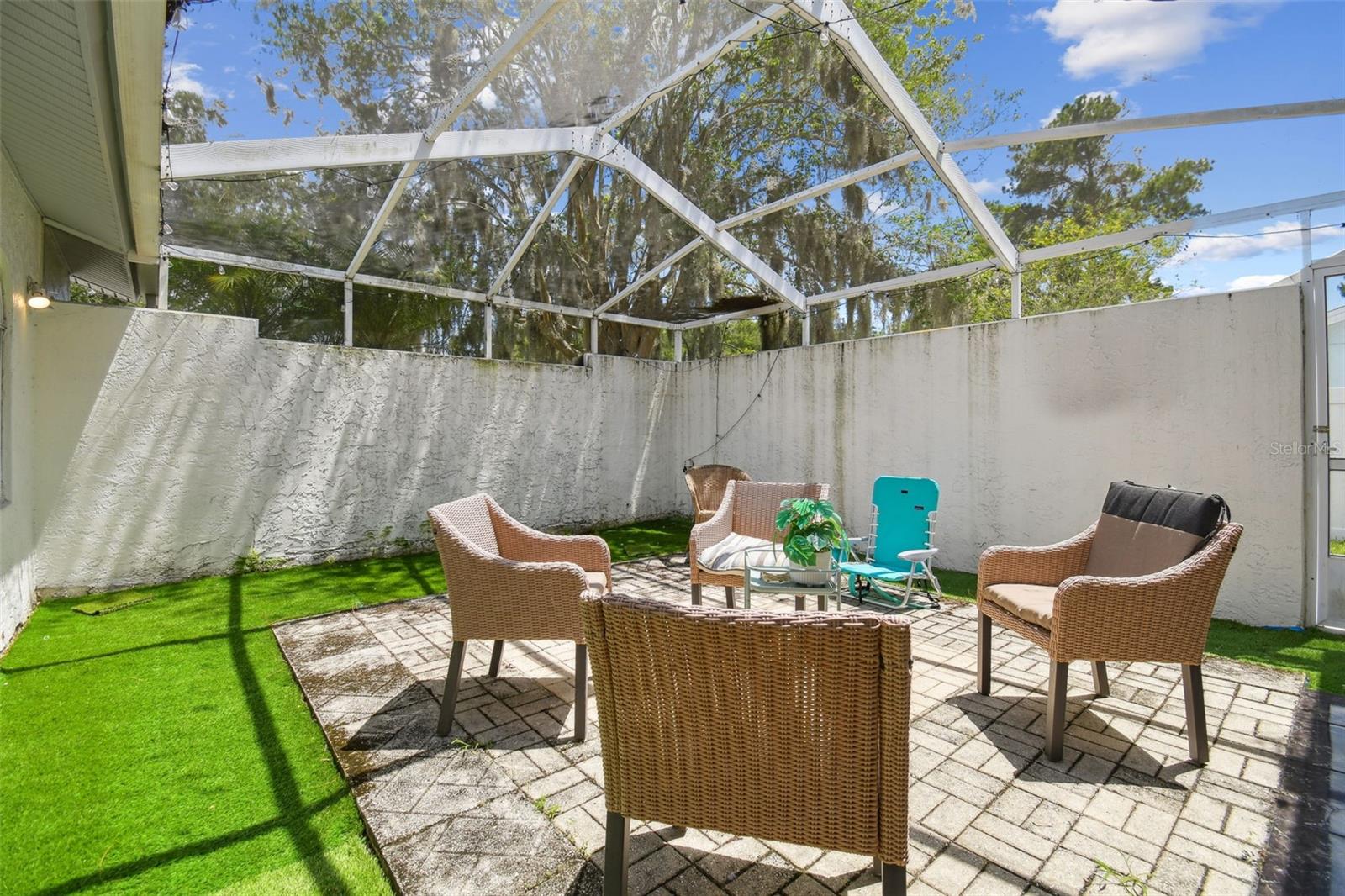 Image 36 of 72 For 15722 Gardenside Lane