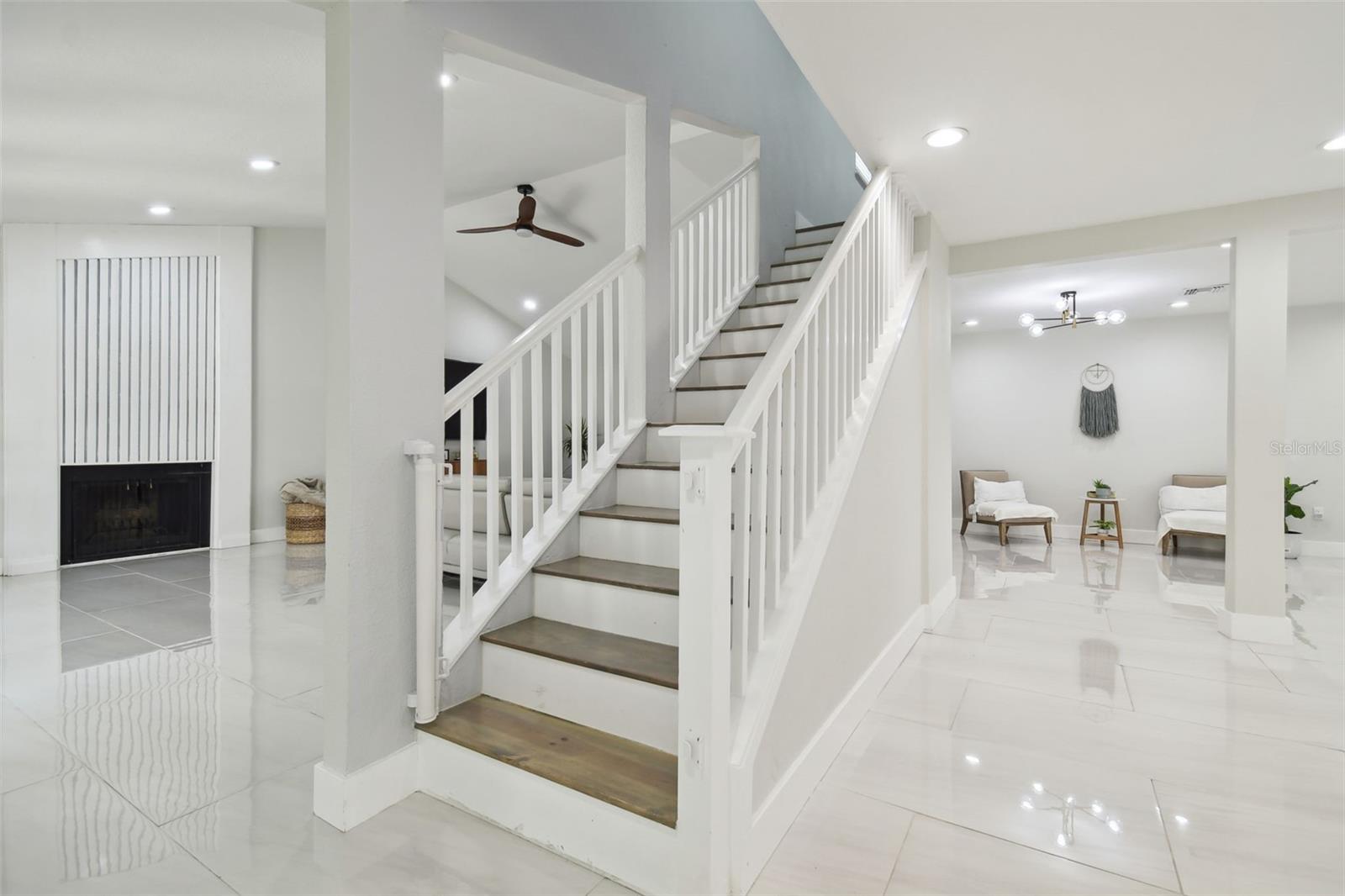 Image 37 of 72 For 15722 Gardenside Lane