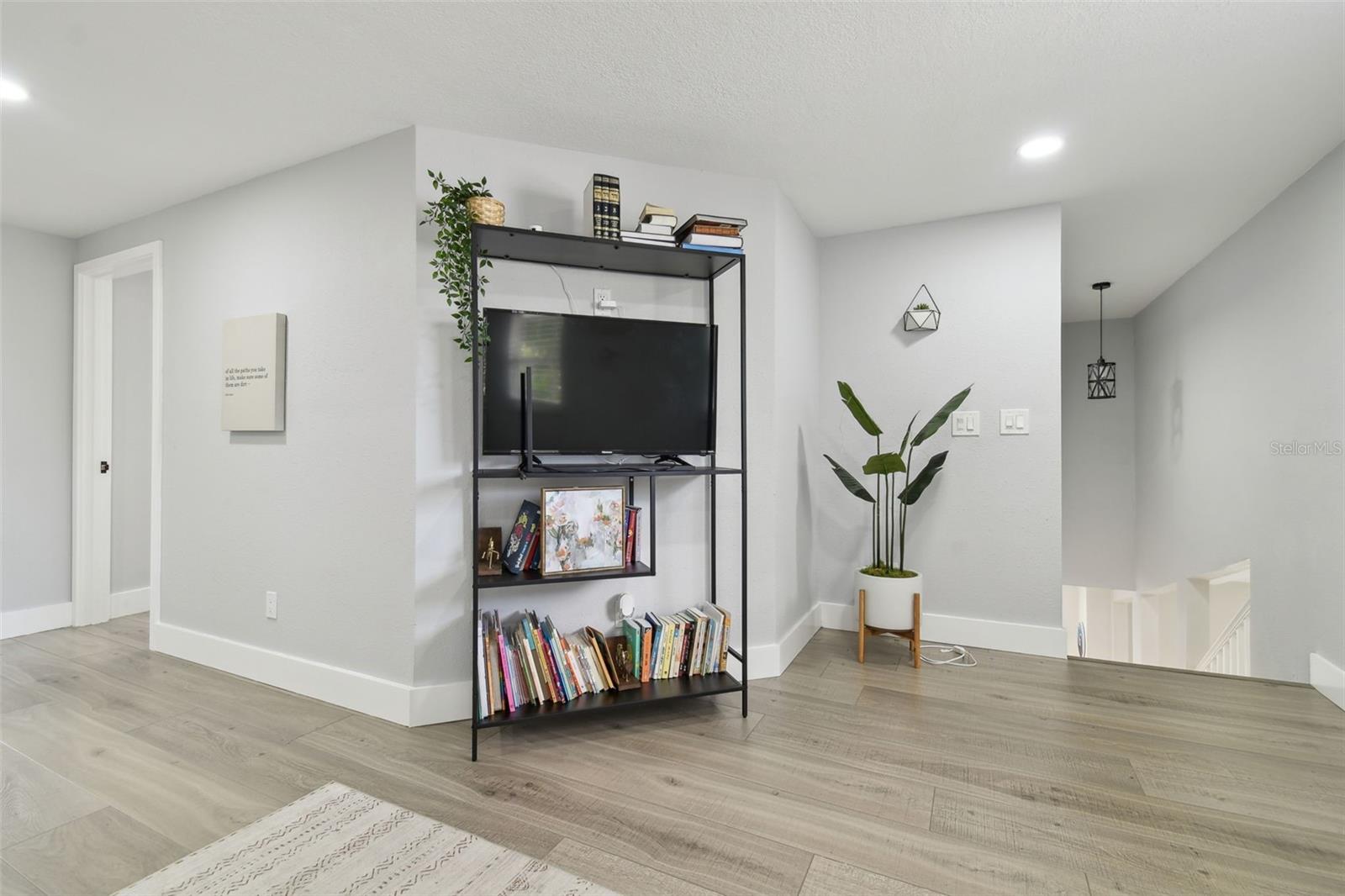 Image 41 of 72 For 15722 Gardenside Lane
