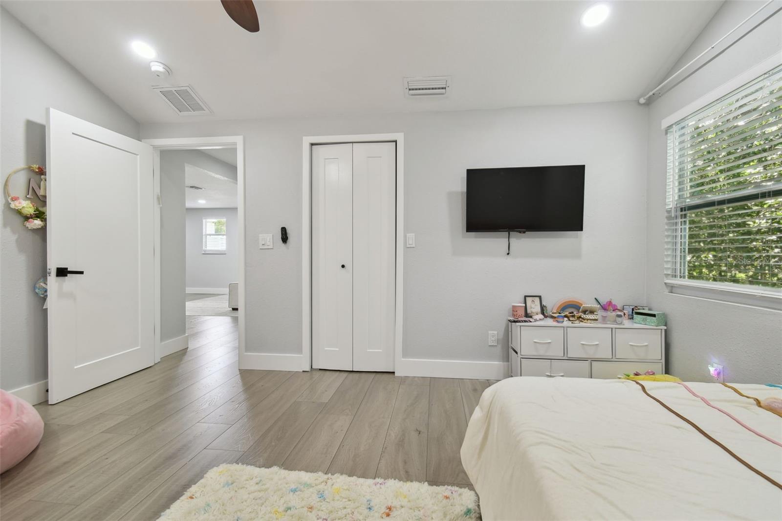 Image 50 of 72 For 15722 Gardenside Lane