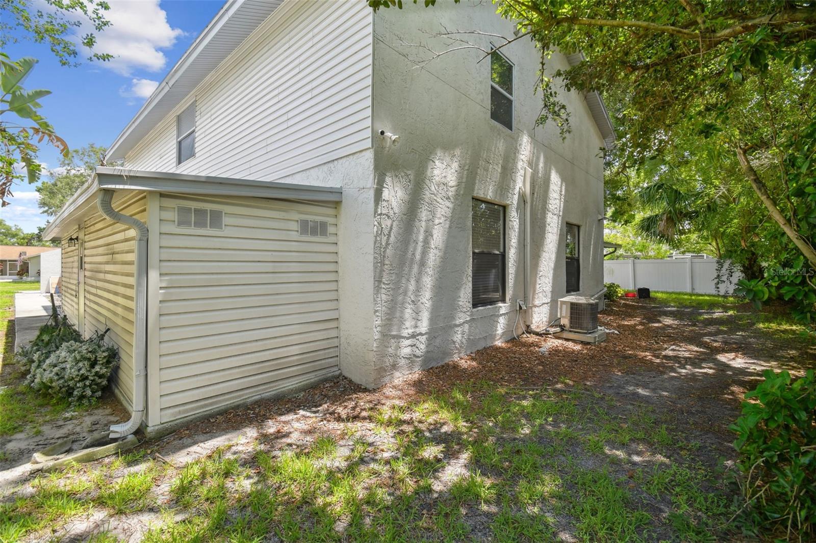 Image 55 of 72 For 15722 Gardenside Lane