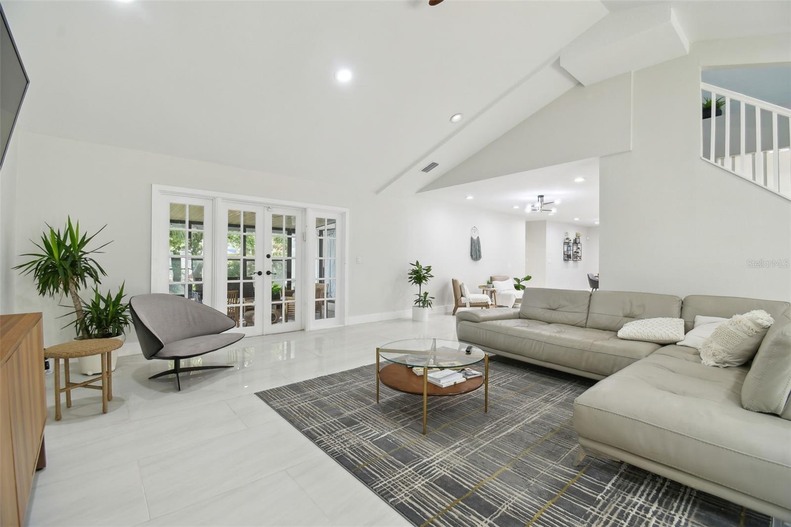 Image 6 of 72 For 15722 Gardenside Lane