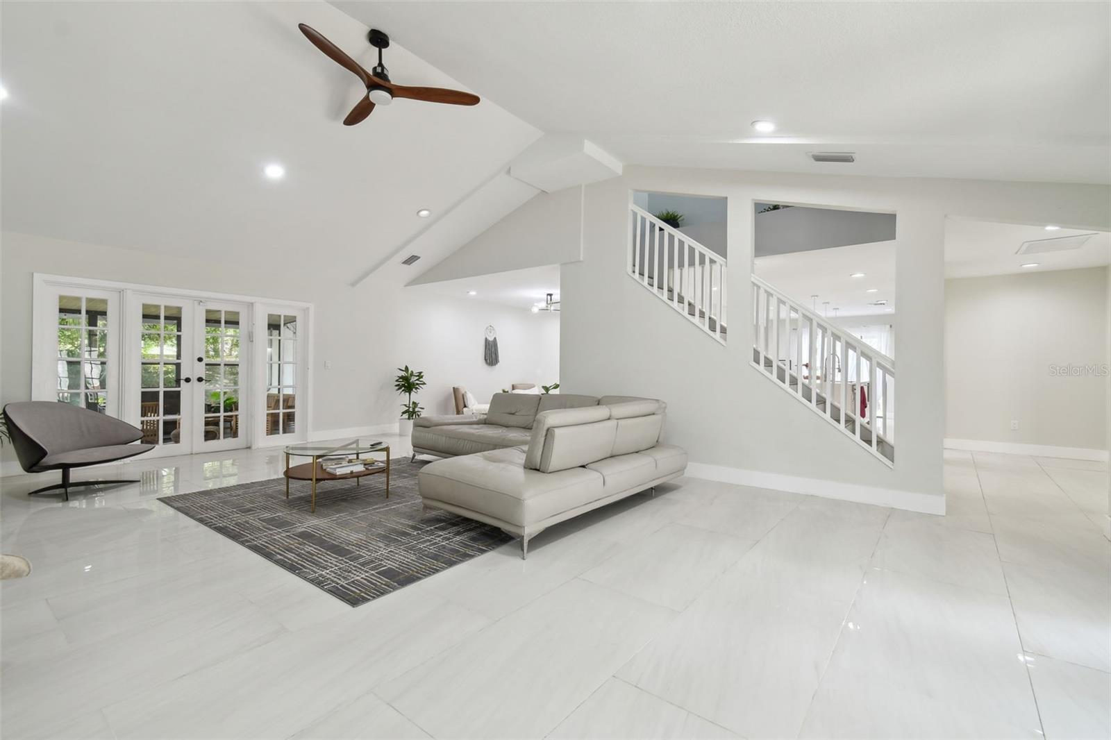 Image 8 of 72 For 15722 Gardenside Lane
